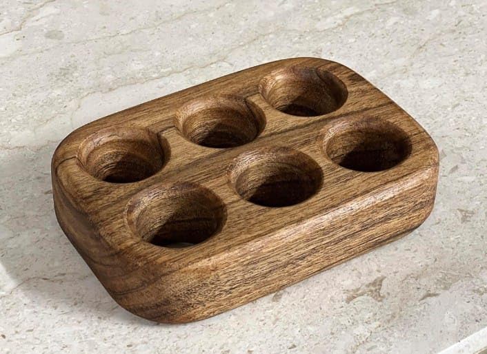 Acacia Wood Egg Holder with 6 Holes - Rustic Kitchen Countertop, Cabinet & Fridge Organizer - Natural Wooden Egg Tray for Fresh Egg Storage (18x12x2.5cm) - Perfect for Farmhouse Kitchens, Breakfast Nooks & Pantry Organization