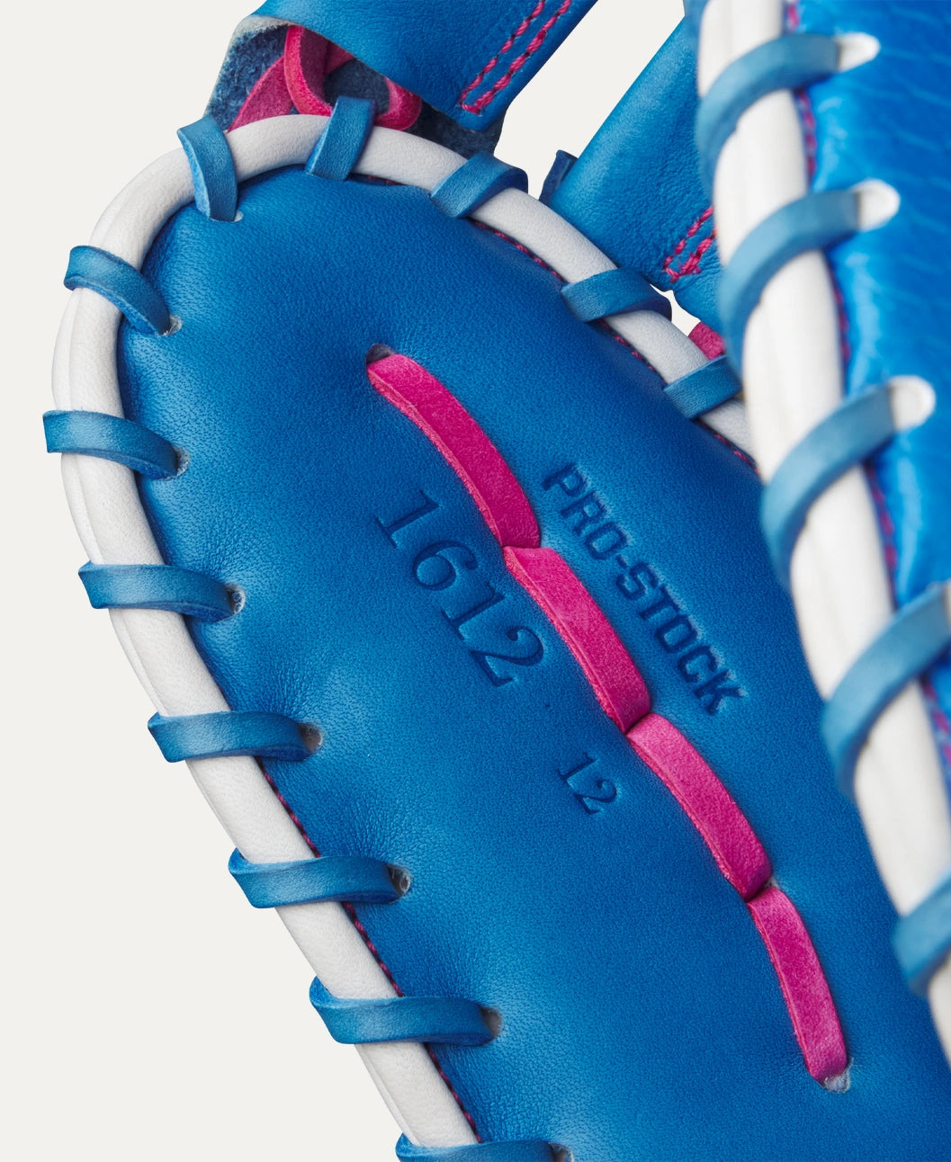 Wilson A2000 2025 Love the Moment™ 1612SS 12