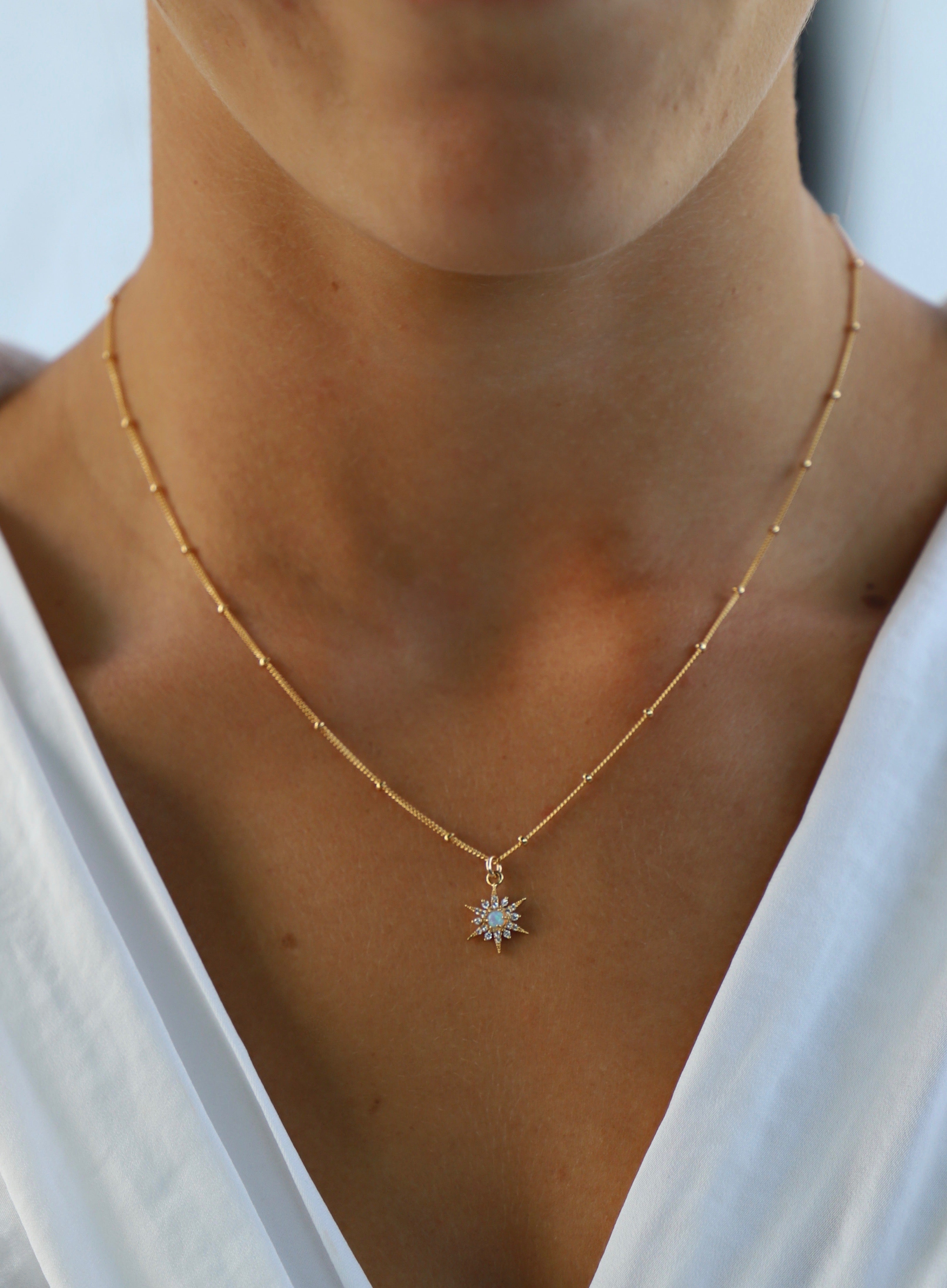 Opal Starburst Necklace for Women - Elegant Gemstone Jewelry Gift for Birthday, Anniversary & Special Occasions - Perfect for Evening Parties & Date Nights