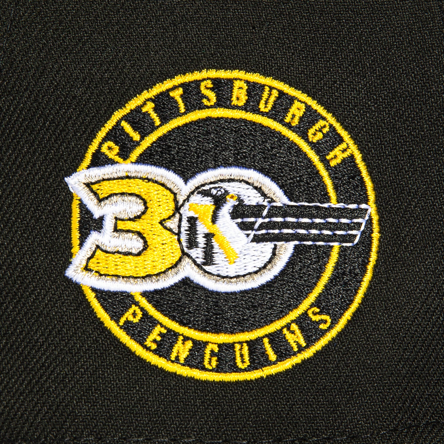 New Era 59Fifty Pittsburgh Penguins 30th Anniversary Patch Snapback Hat - Black NHL Hockey Cap for Men & Women - Perfect for Games, Collecting & Streetwear Fashion