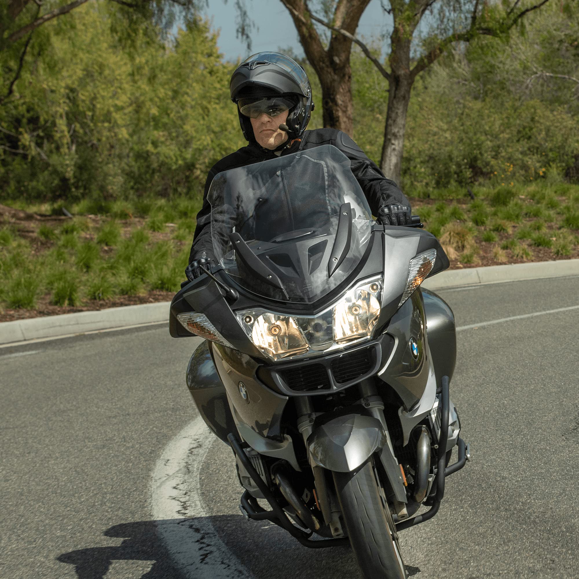 Sena Outrush Bluetooth Modular Motorcycle Helmet with Intercom System - DOT Approved - Wireless Communication for Riders - Perfect for Touring, Commuting & Group Rides
