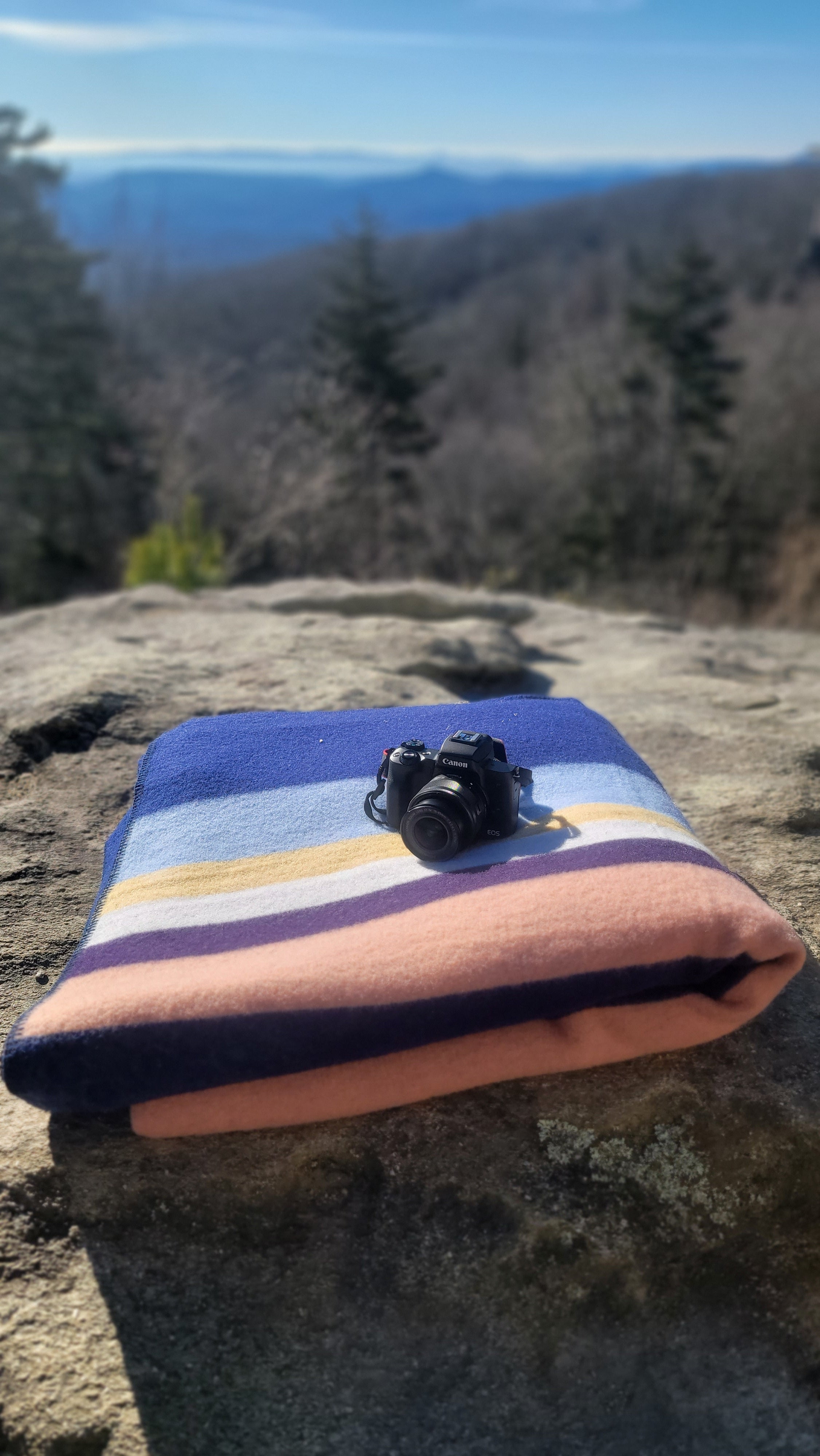 Premium Soft Wool Blanket for Winter - Cozy & Warm Pacific Nights Design - Perfect for Bed, Sofa, and Camping Use