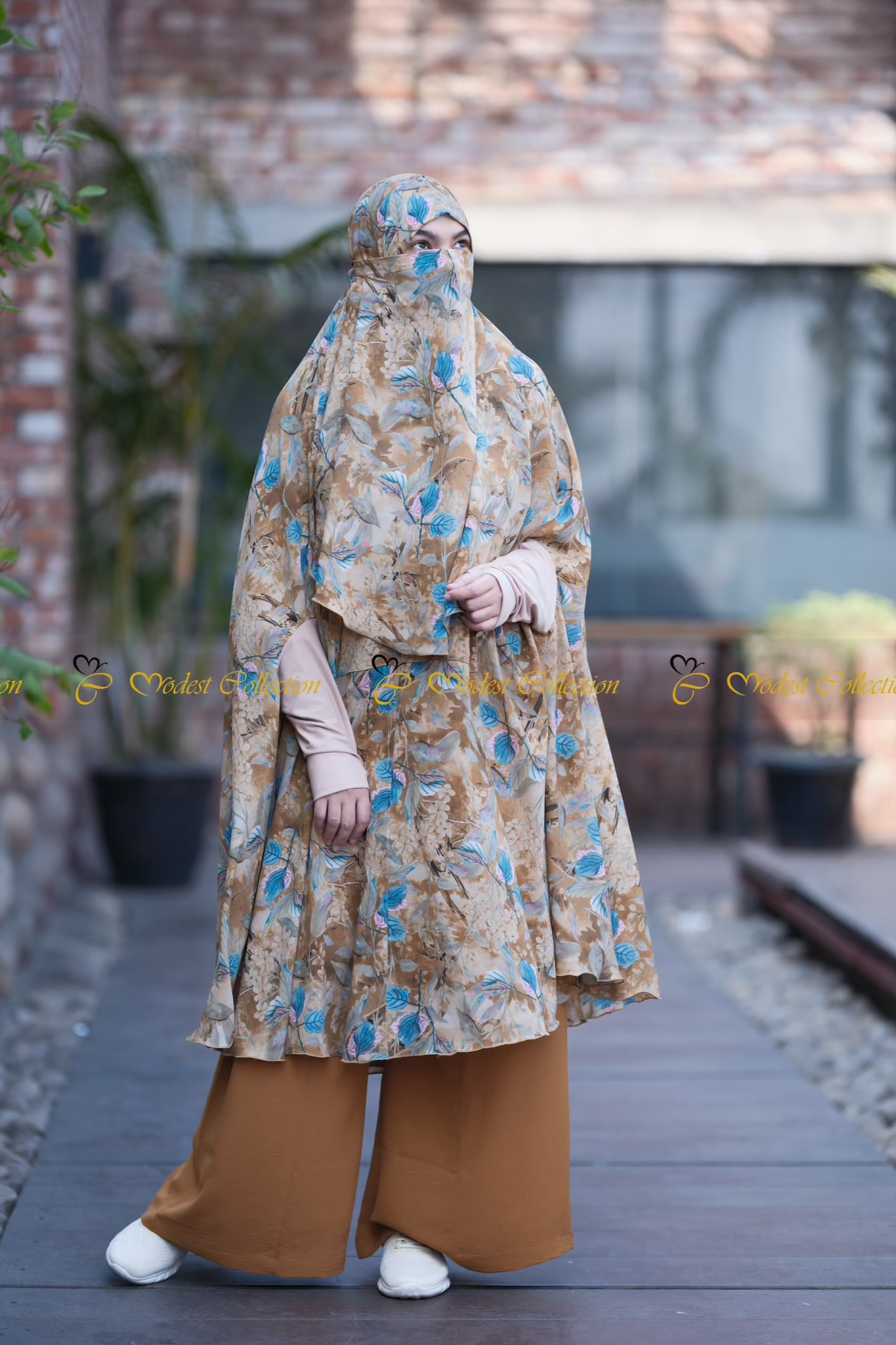 Elegant Printed Georgette Khimar with Pockets - Golden Islamic Prayer Dress for Women | Perfect for Mosque, Eid, Ramadan & Special Occasions