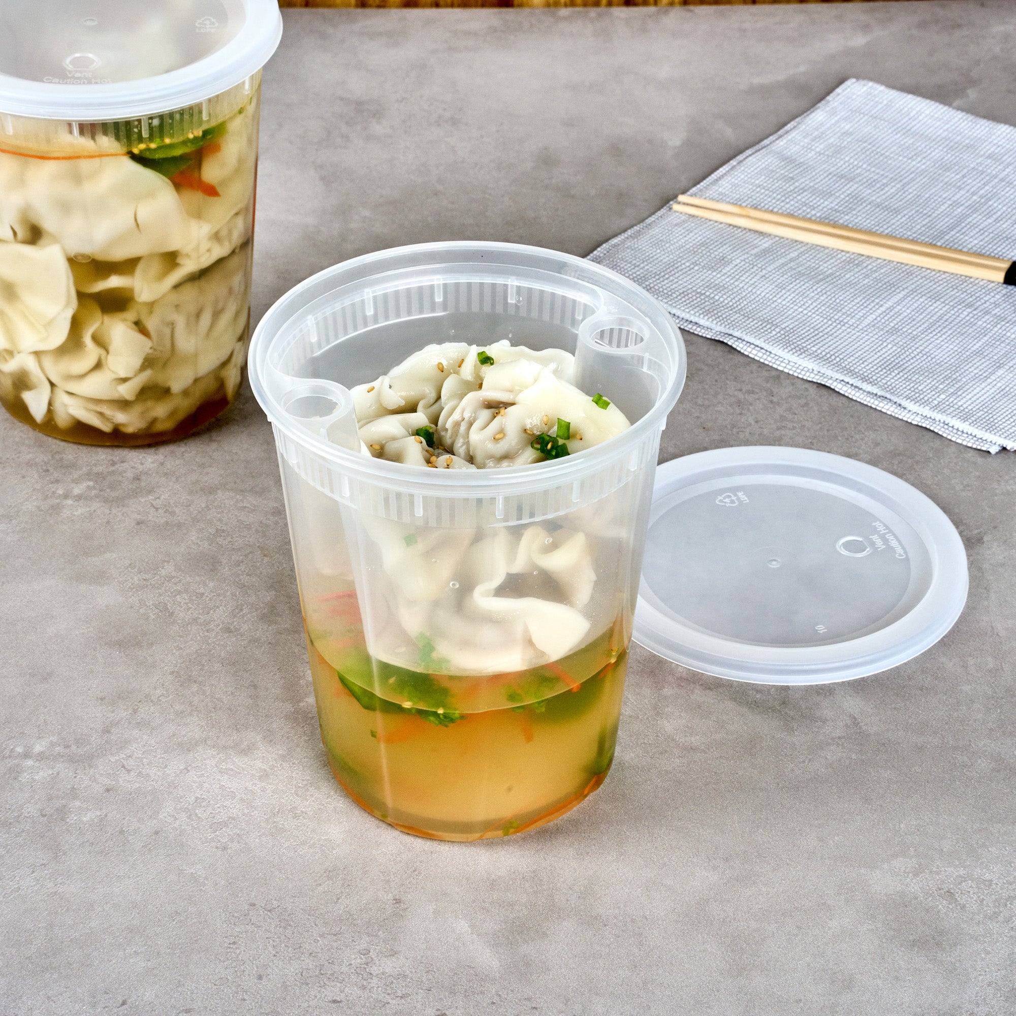 20 oz Clear Plastic Soup Container Insert - Fits 32/40/48 oz Bowls, Microwave Safe (50-Pack) - Perfect for Takeout, Meal Prep & Restaurant Use