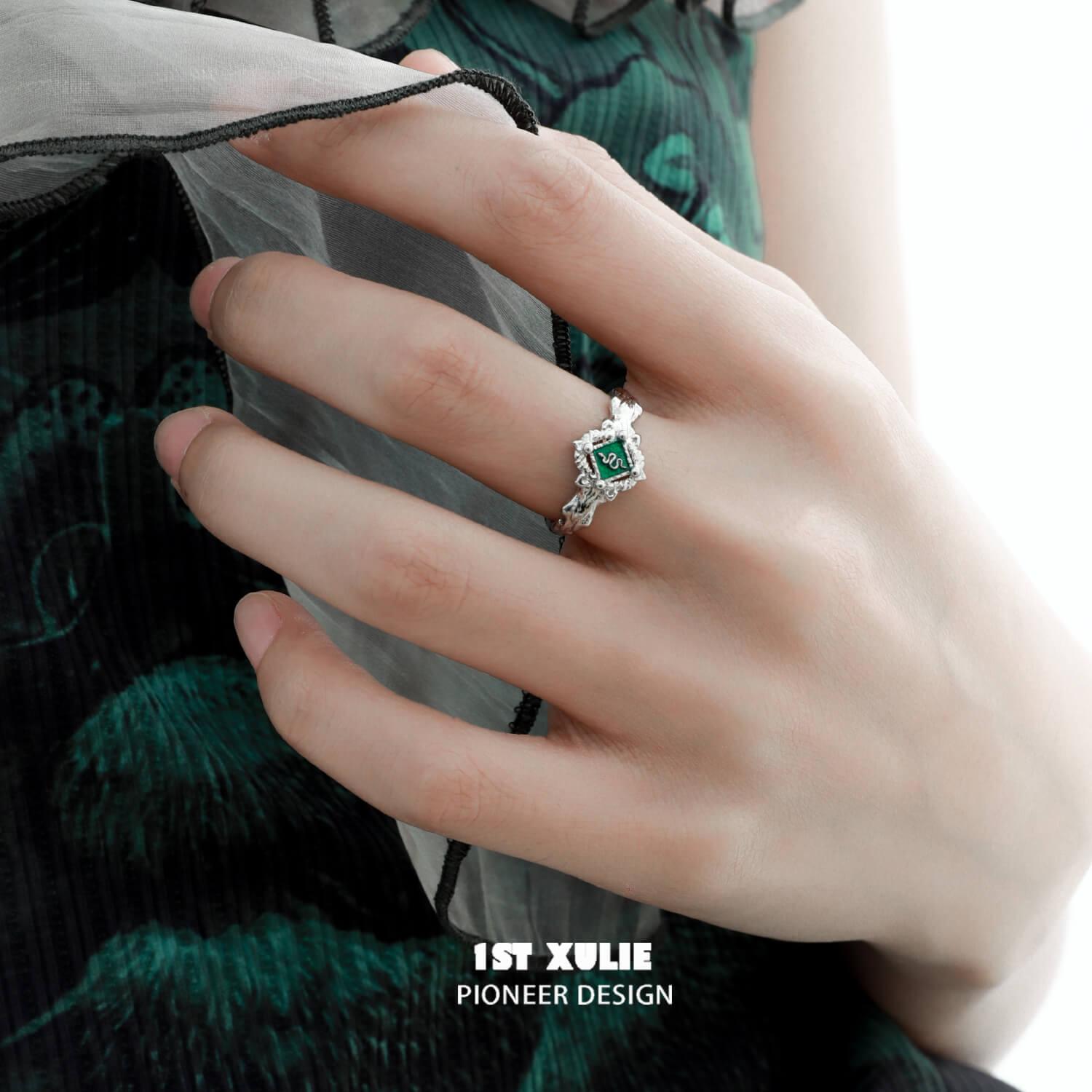 Slytherin House S925 Sterling Silver Badge Ring - Harry Potter Inspired Jewelry for Fans - Perfect for Cosplay, Gift Giving & Everyday Wear