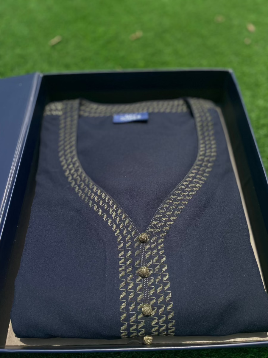 Men's Navy Blue Thobe with Olive Embroidery - 3/4 Sleeve Islamic Prayer Robe - Perfect for Eid, Mosque & Special Occasions