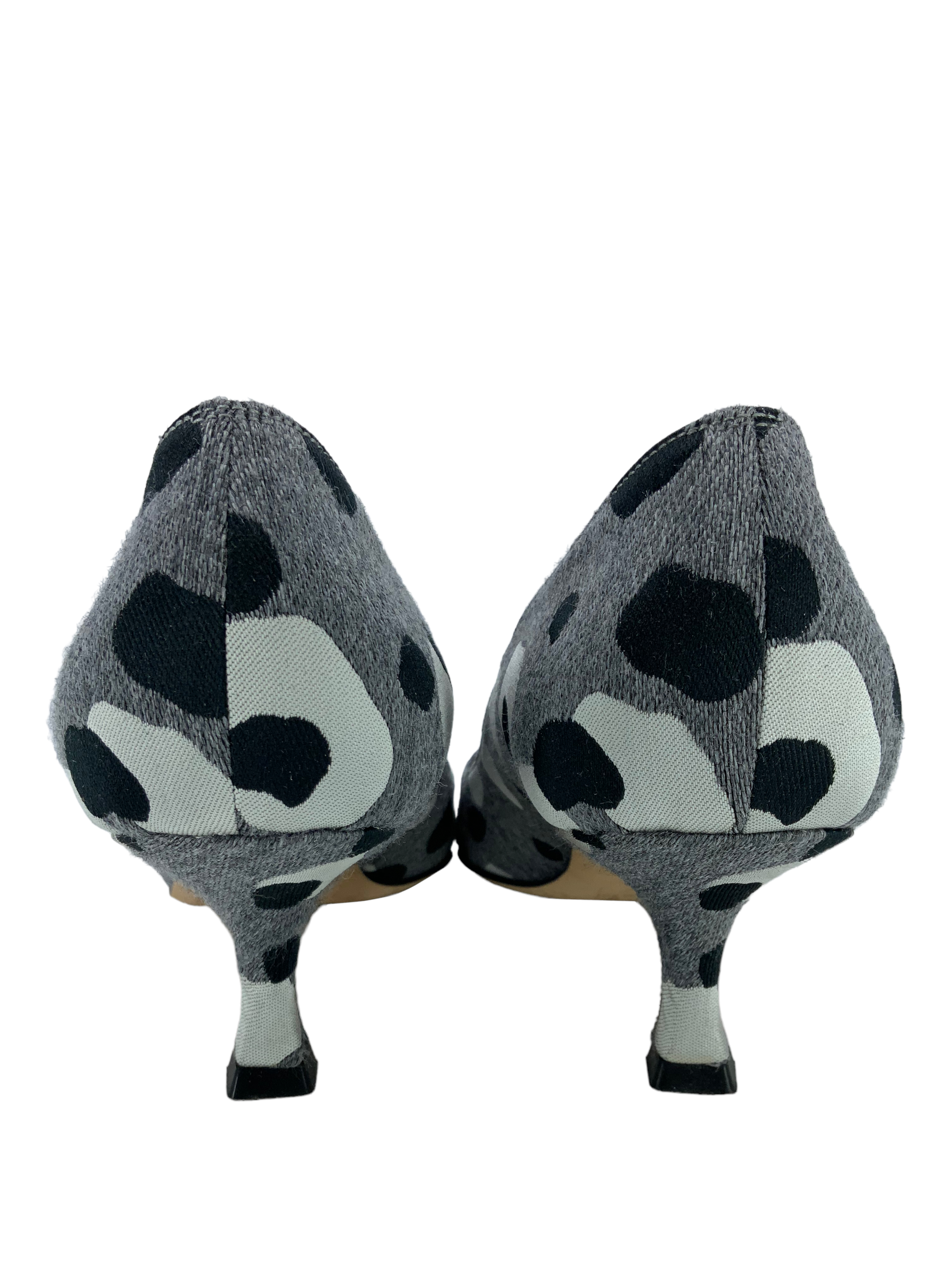 Manolo Blahnik Polka Dot Fabric Pumps Women's Size 7.5 US | Elegant Round Toe Heels for Party, Wedding & Special Occasions