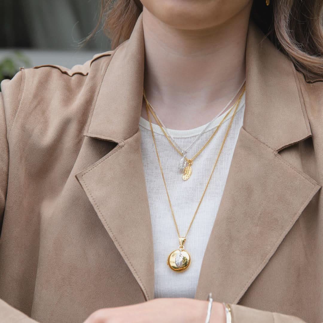 Elegant Gold Feather Locket Necklace - Perfect for Valentine's Day Gifts & Anniversary Presents