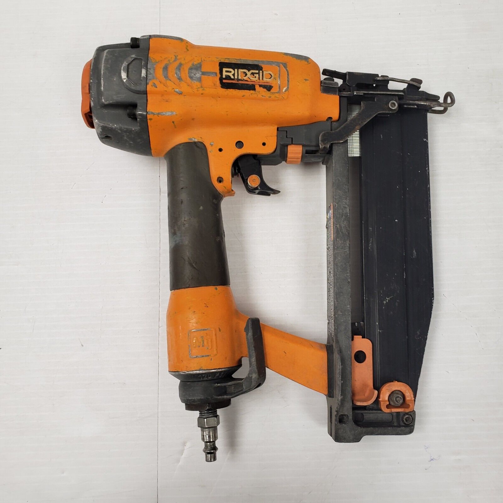 Ridgid R250SFA 18-Gauge 2-Inch Brad Nailer - Pneumatic Finish Nail Gun for Woodworking, Trim & Carpentry Projects - Perfect for DIY Home Improvement and Professional Construction Use