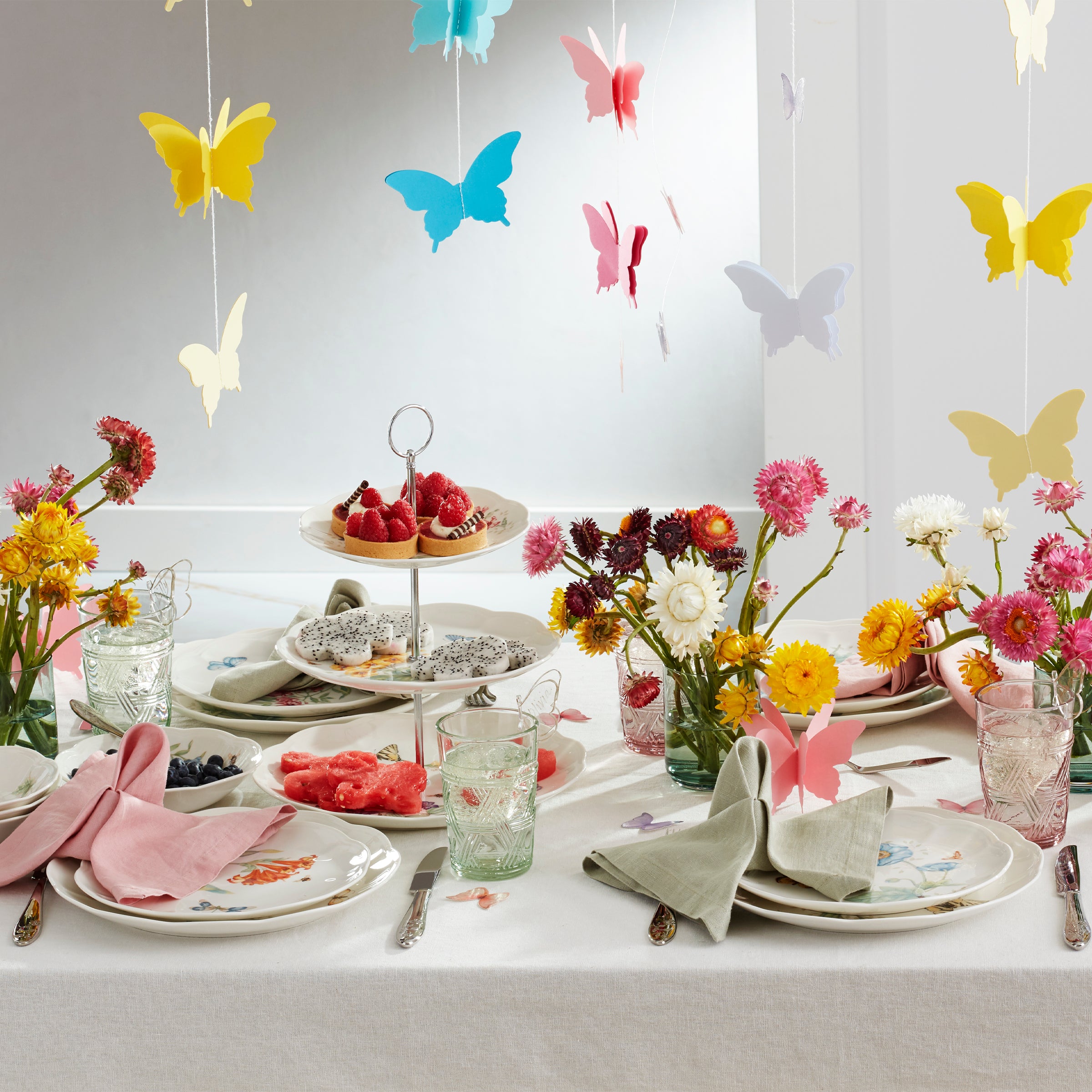 Butterfly Meadow Clear Tall Drinking Glasses Set of 4 - Elegant Glassware for Iced Tea, Cocktails & Home Decor