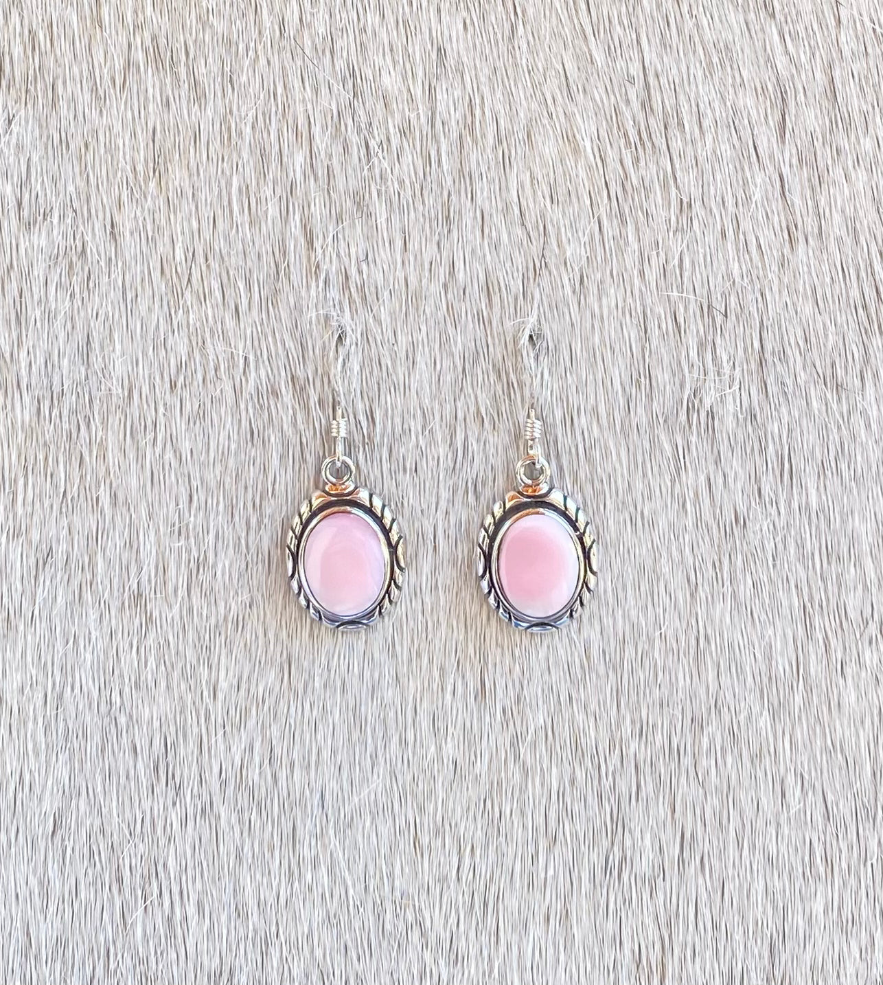 Conch Shell Circle Drop Earrings - Natural Seashell Jewelry for Women - Perfect for Beach Parties, Boho Fashion & Summer Outfits