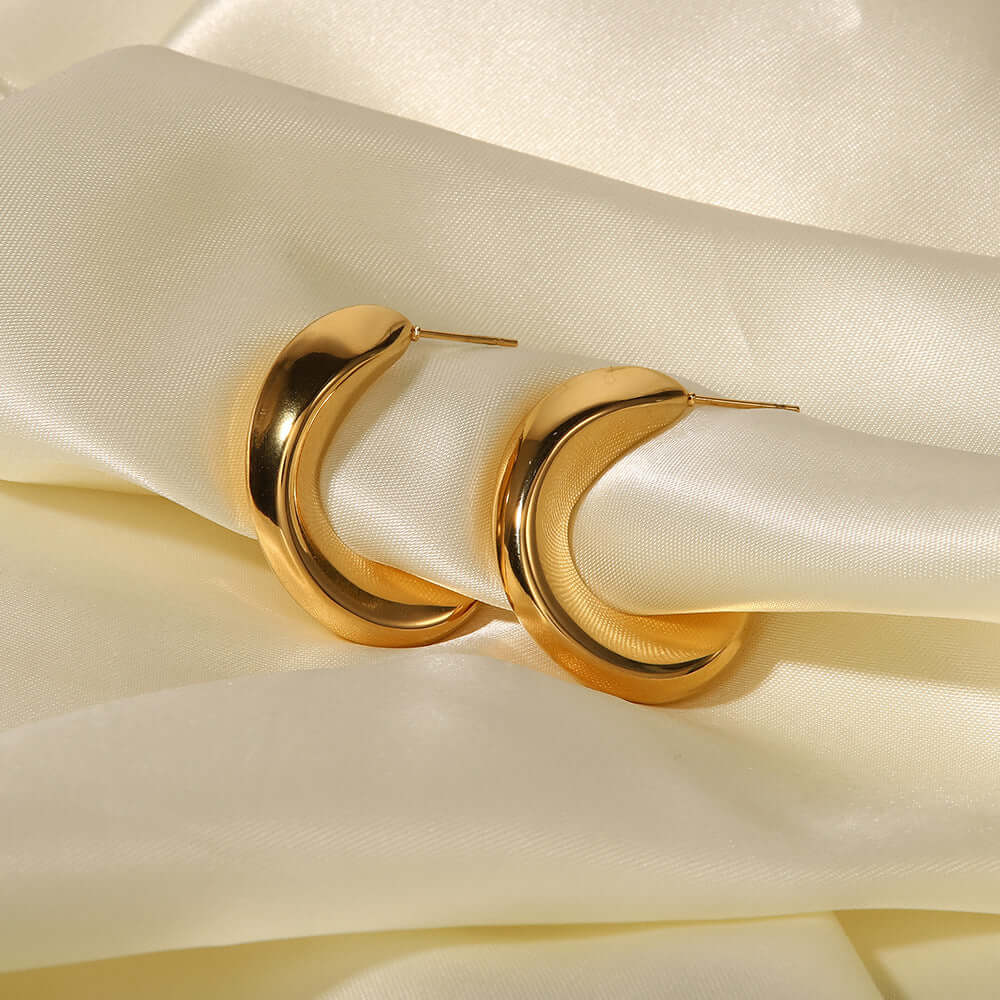18K Gold Plated Chic C Hoop Earrings for Women - Trendy Minimalist Jewelry Gift | JDE949 | Perfect for Everyday Wear, Parties & Special Occasions