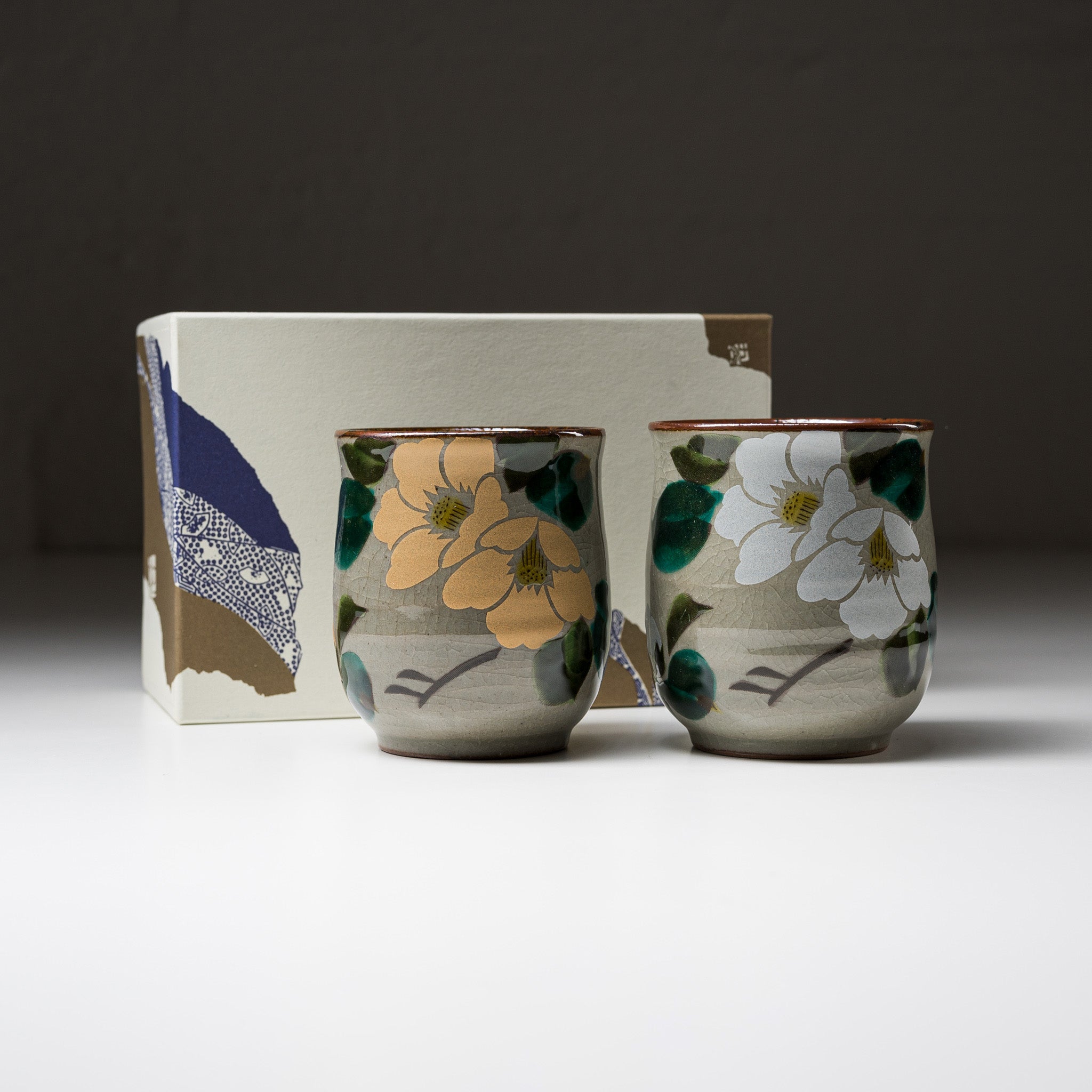 Kutani Ware Gold Camellia Pair Yunomi Tea Cups - Handmade Japanese Ceramic Tea Set for Matcha & Green Tea - Perfect for Tea Ceremonies, Home Decor & Gift Giving