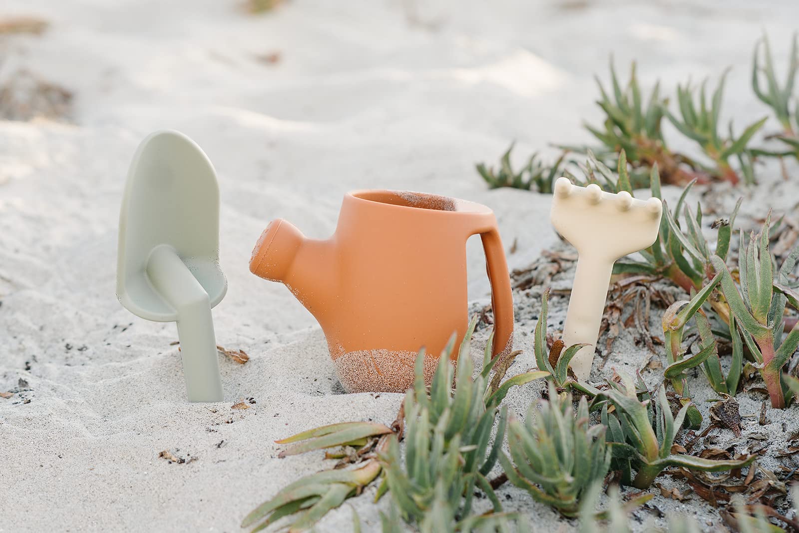 Marlowe & Co Silicone Gardening Set - Kids Garden Tools & Beach Toys for Outdoor Play (Terracotta) | Perfect for Backyard Gardening, Sandbox Fun & Toddler Outdoor Activities