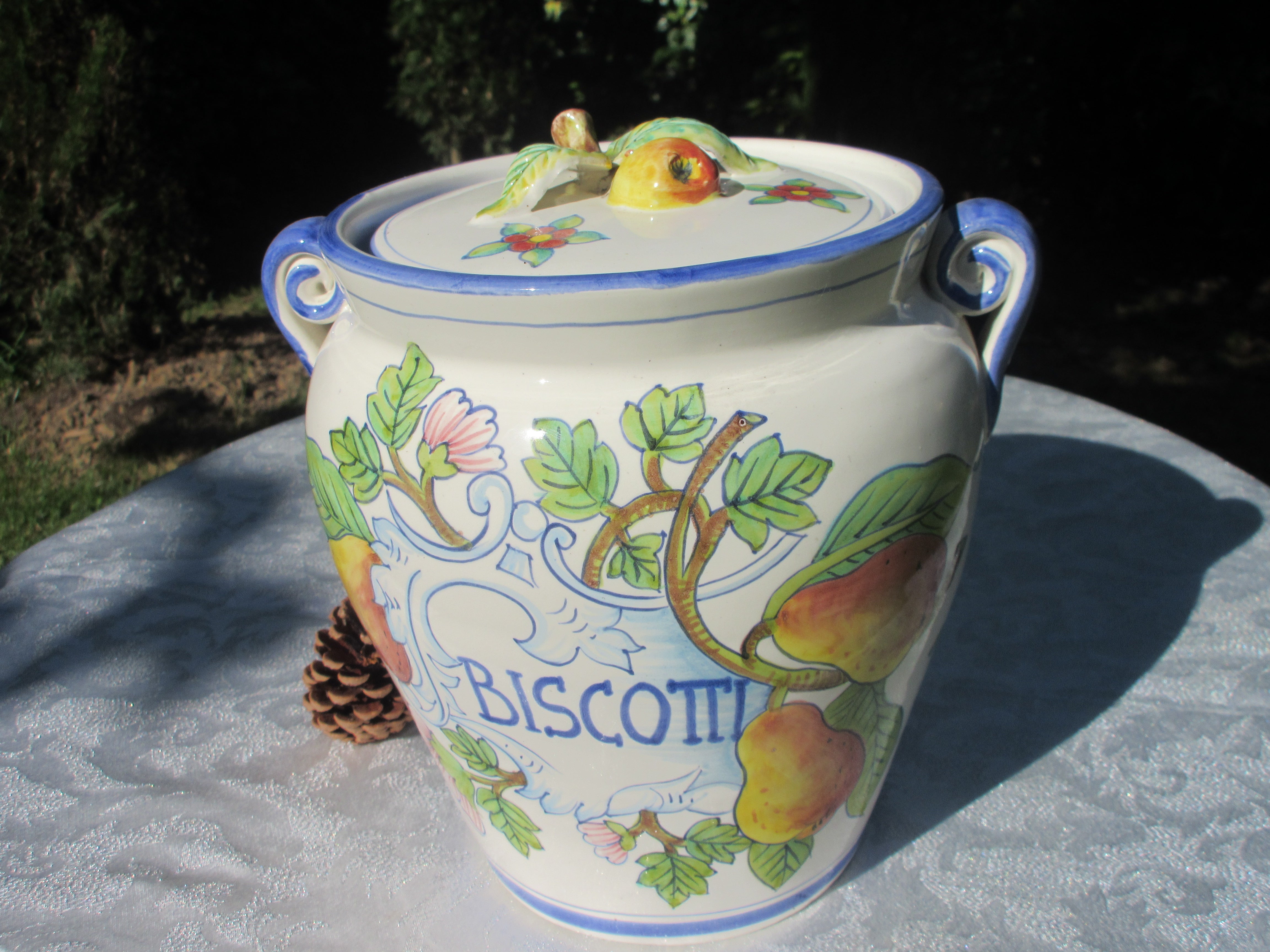 Ceramic Cookie Jar with Airtight Lid - Elegant Kitchen Storage for Cookies, Snacks & Dry Food - Perfect for Home, Office & Gift Giving