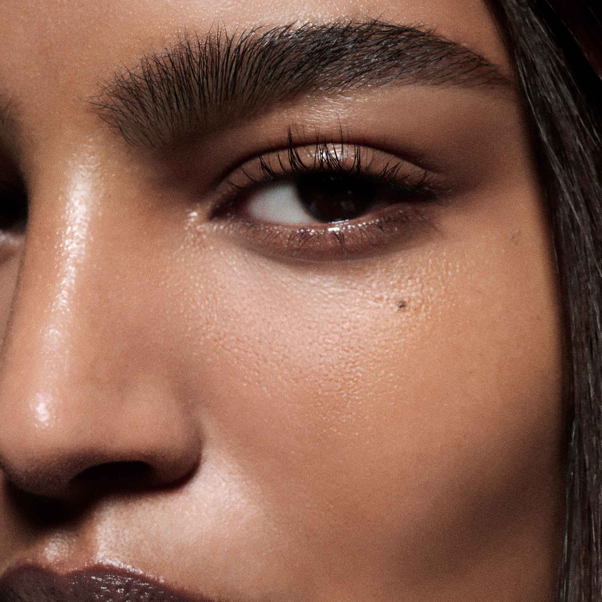 Victoria Beckham Beauty Feather Fix Brow Liner - Waterproof Eyebrow Pencil for Natural Brows - Perfect for Everyday Makeup & Special Occasions