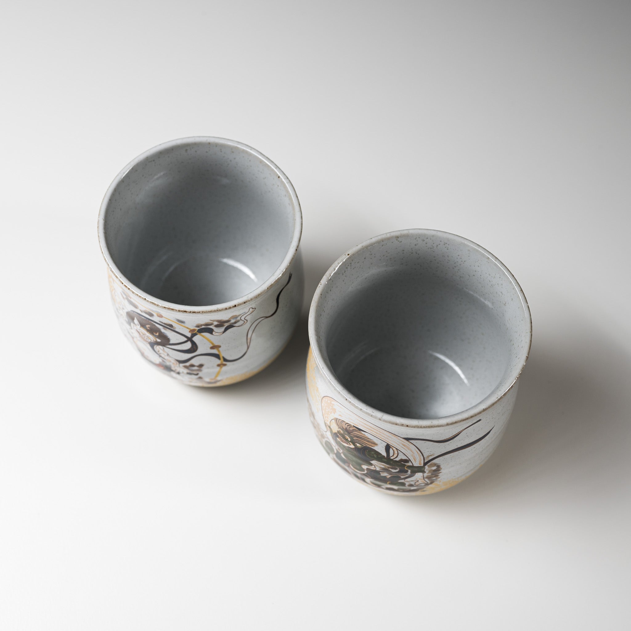 Kutani Ware Fujin Raijin Yunomi Tea Cup Pair - Handcrafted Japanese Ceramic Tea Cups for Matcha, Green Tea & Hot Beverages - Perfect for Tea Ceremonies, Home Decor & Gift Giving