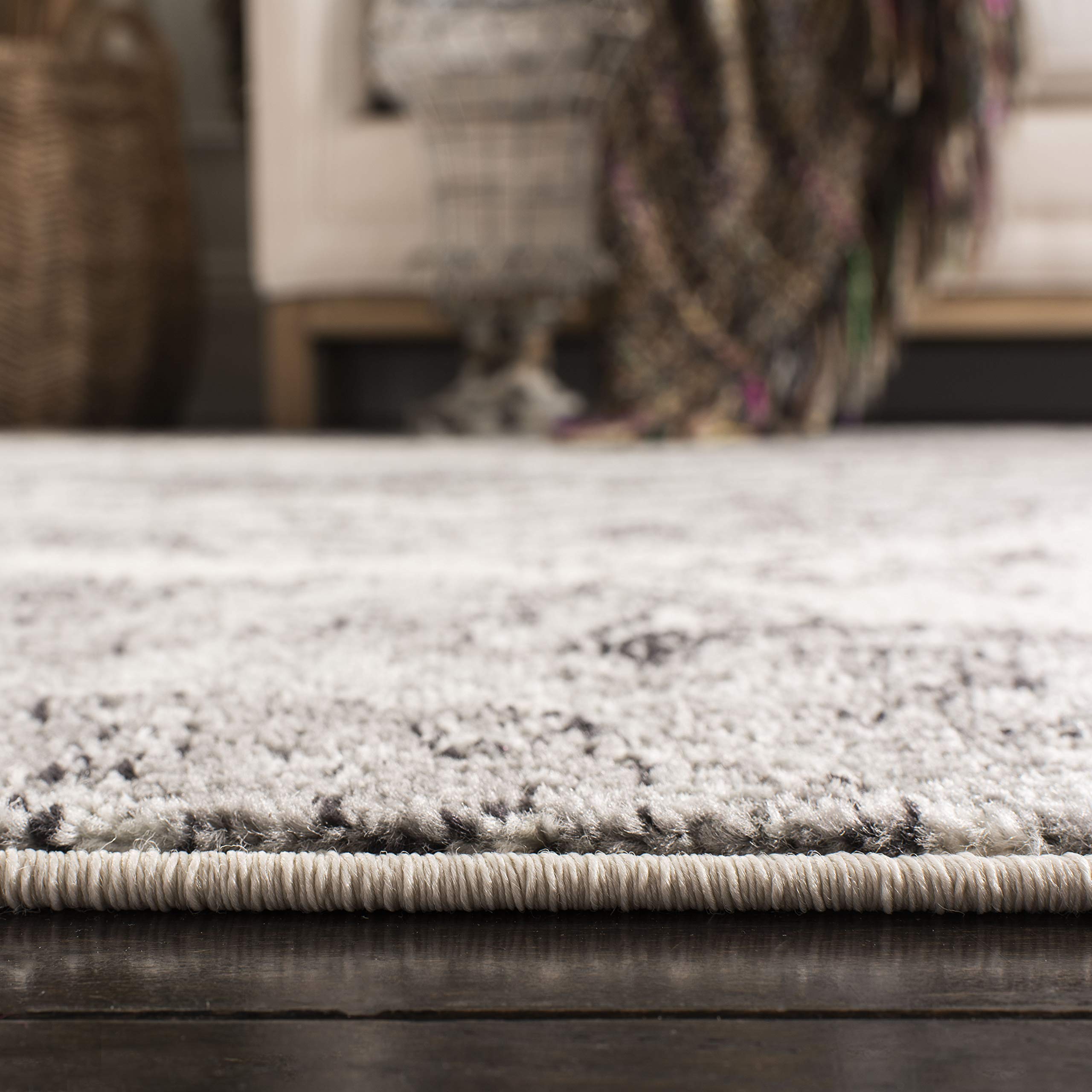 SAFAVIEH Madison Collection 9'x9' Square Cream & Silver Area Rug - Boho Chic Paisley Design, Non-Shedding, Soft & Durable - Perfect for Living Room, Bedroom, Dining Room or Home Office Decor