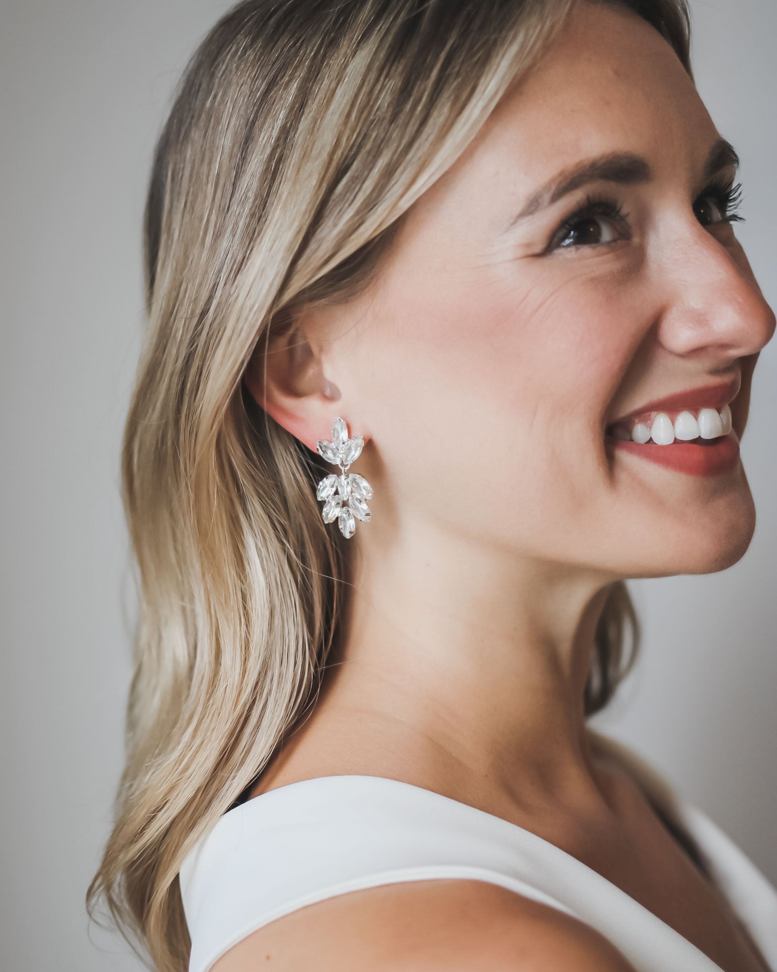 Angelina Crystal Earrings for Women - Elegant & Sparkling Dangle Earrings for Party, Wedding & Evening Wear
