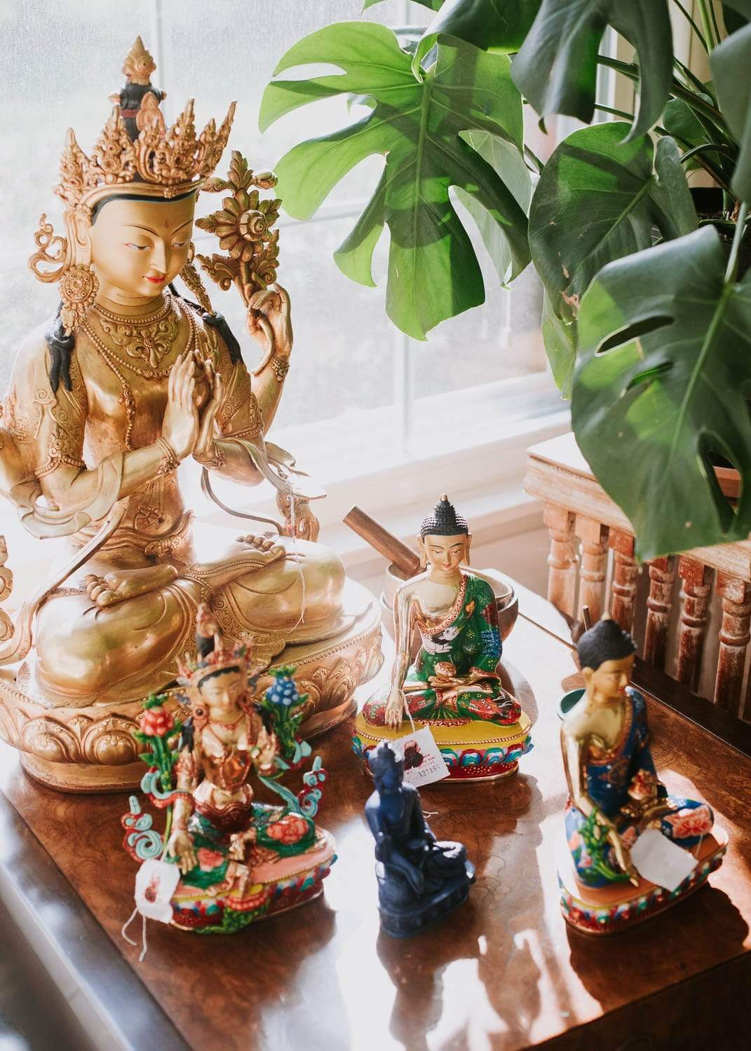 Hand Painted Shakyamuni Buddha Statue - Exquisite Buddhist Decor for Meditation Room, Yoga Studio & Home Altar