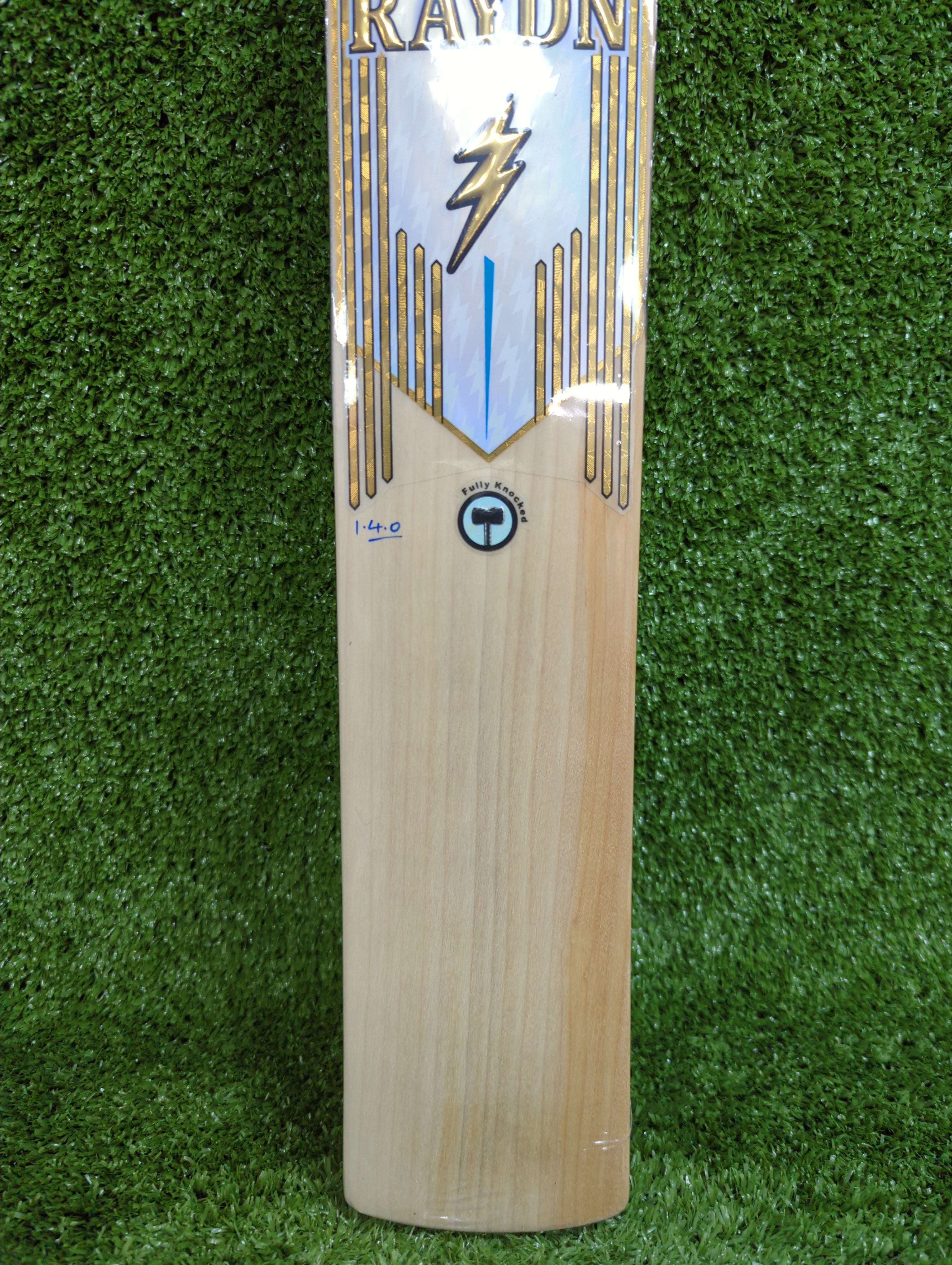 Premium English Willow Cricket Bat for Juniors & Youth - Lightweight & Durable for Training & Matches - Perfect for School, Club, and Competitive Play