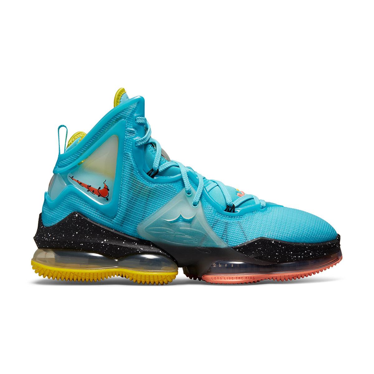 LeBron 19 'Christmas' Basketball Shoes - Limited Edition Holiday Sneakers for Men - High-Performance NBA Court & Streetwear Fashion (Perfect for Gifts, Games & Festive Outfits)