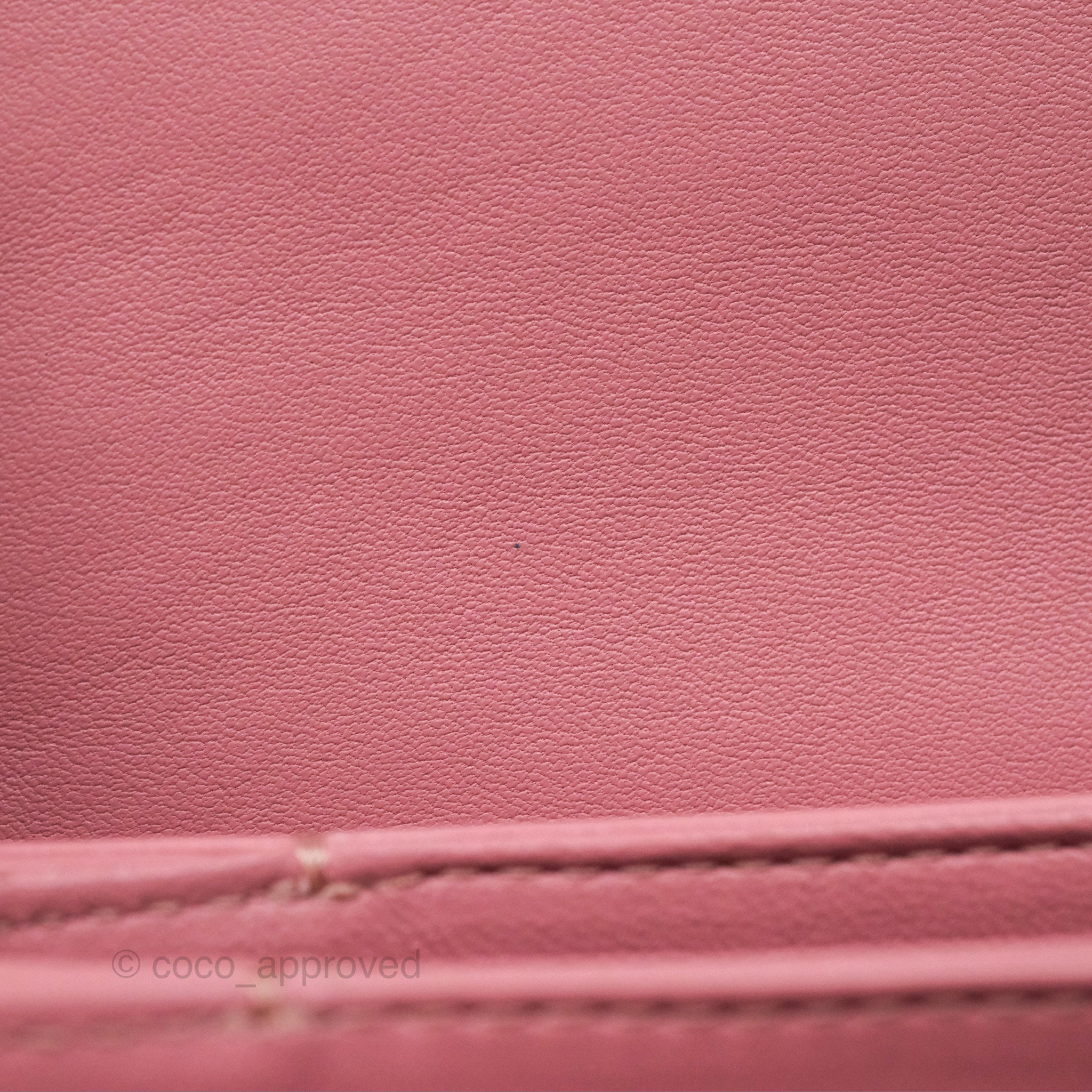 Chanel Citizen Chic Flap Bag in Pink Lambskin Leather with Gold Hardware - Luxury Crossbody Purse for Women, Perfect for Date Night & Special Occasions
