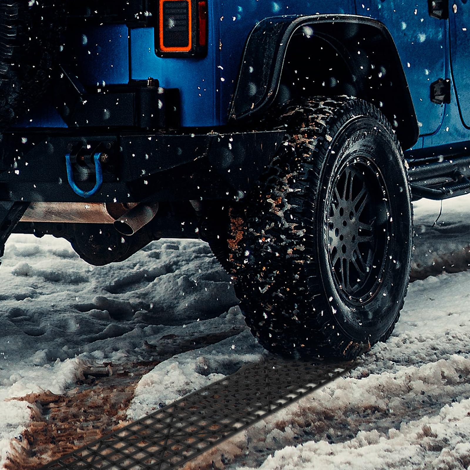 FAVOMOTO 1 Pair Tire Traction Mats - Portable Anti-Skid Snow & Mud Traction Boards for Cars, Trucks & SUVs - Off-Road Recovery Aid for Ice, Sand & Snow - Perfect for Winter Driving & Emergency Vehicle Extraction