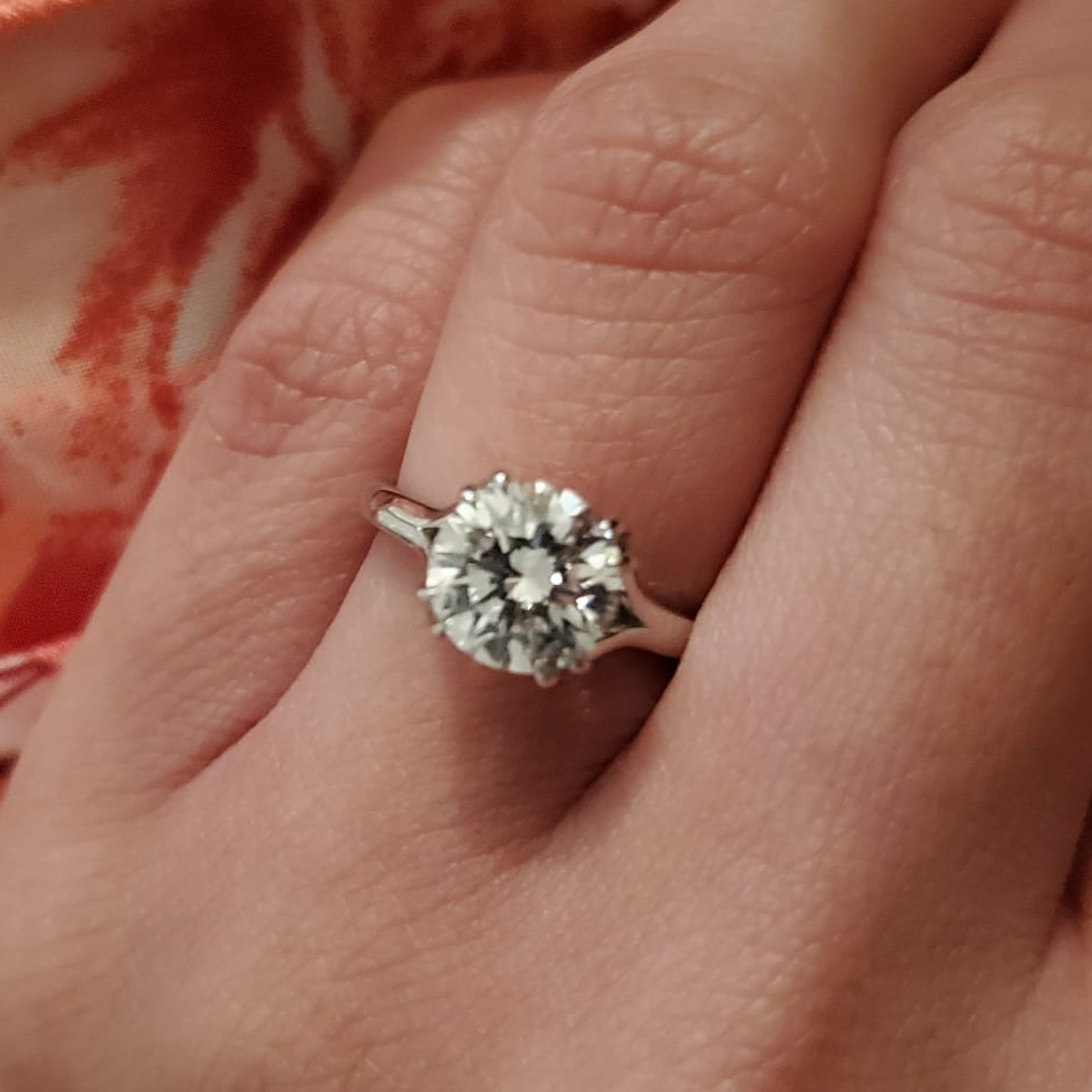 Exquisite Round Brilliant Double Claw Four Prong Solitaire Diamond Engagement Ring - Perfect for Proposals, Anniversaries & Romantic Occasions