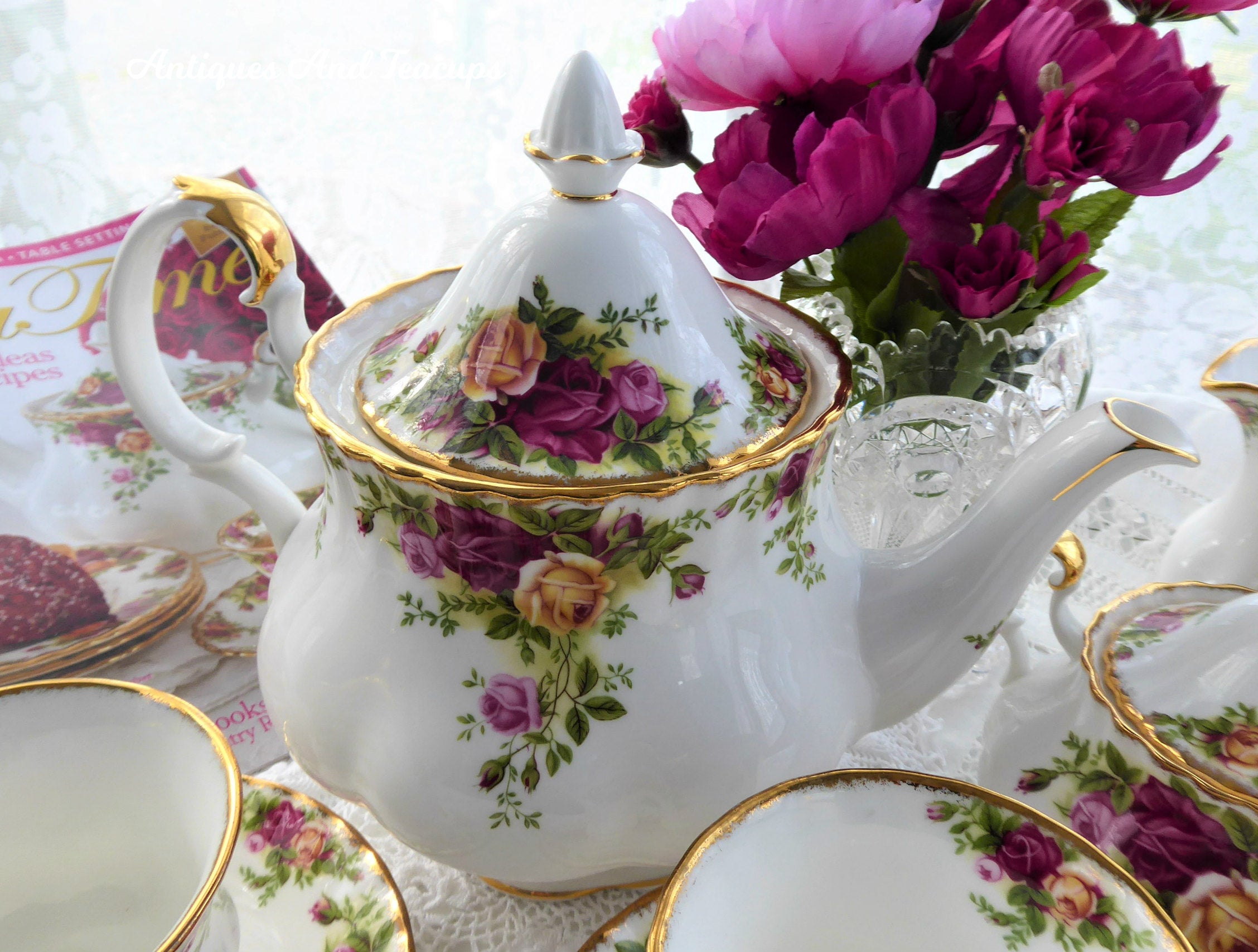 Vintage Royal Albert Old Country Roses Large Teapot - 48oz English Porcelain Teapot (1974-1992) | Perfect for Afternoon Tea, Bridal Showers & Collectible Display