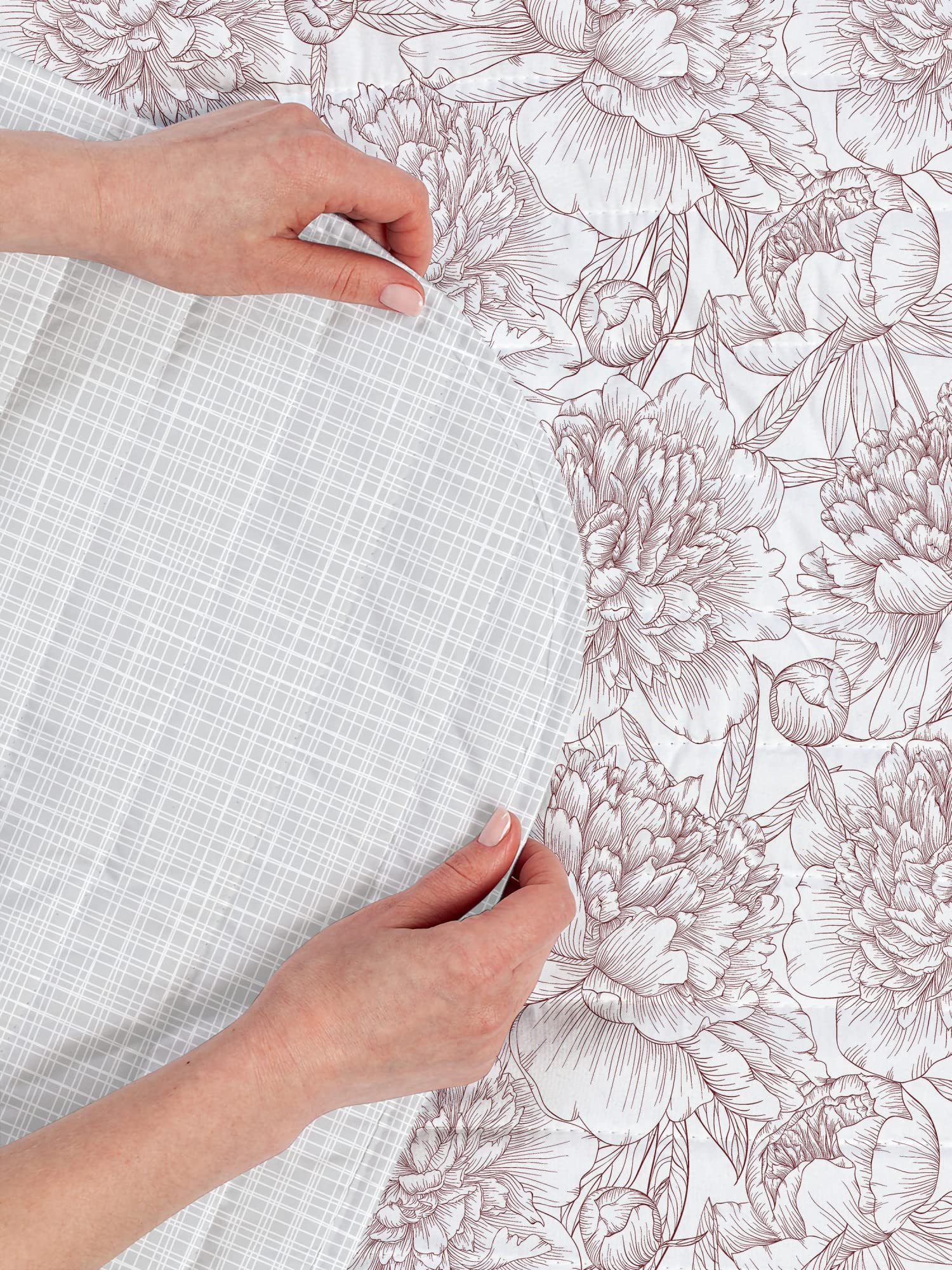 Ambesonne Floral Reversible Bedspread Set - Hand Drawn Rose, Chamomile & Peonies Design - Microfiber Twin Size Bedding with Pillow Shams in Grey Pink - Perfect for Spring Bedroom Decor & Boho Chic Home Styling