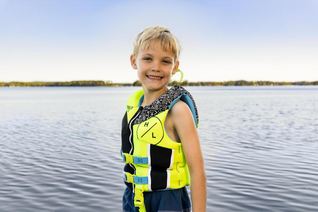 Neoprene Boys Life Jacket for Kids 14-23kg | Comfortable & Safe Swim Vest for Boating, Swimming & Water Sports