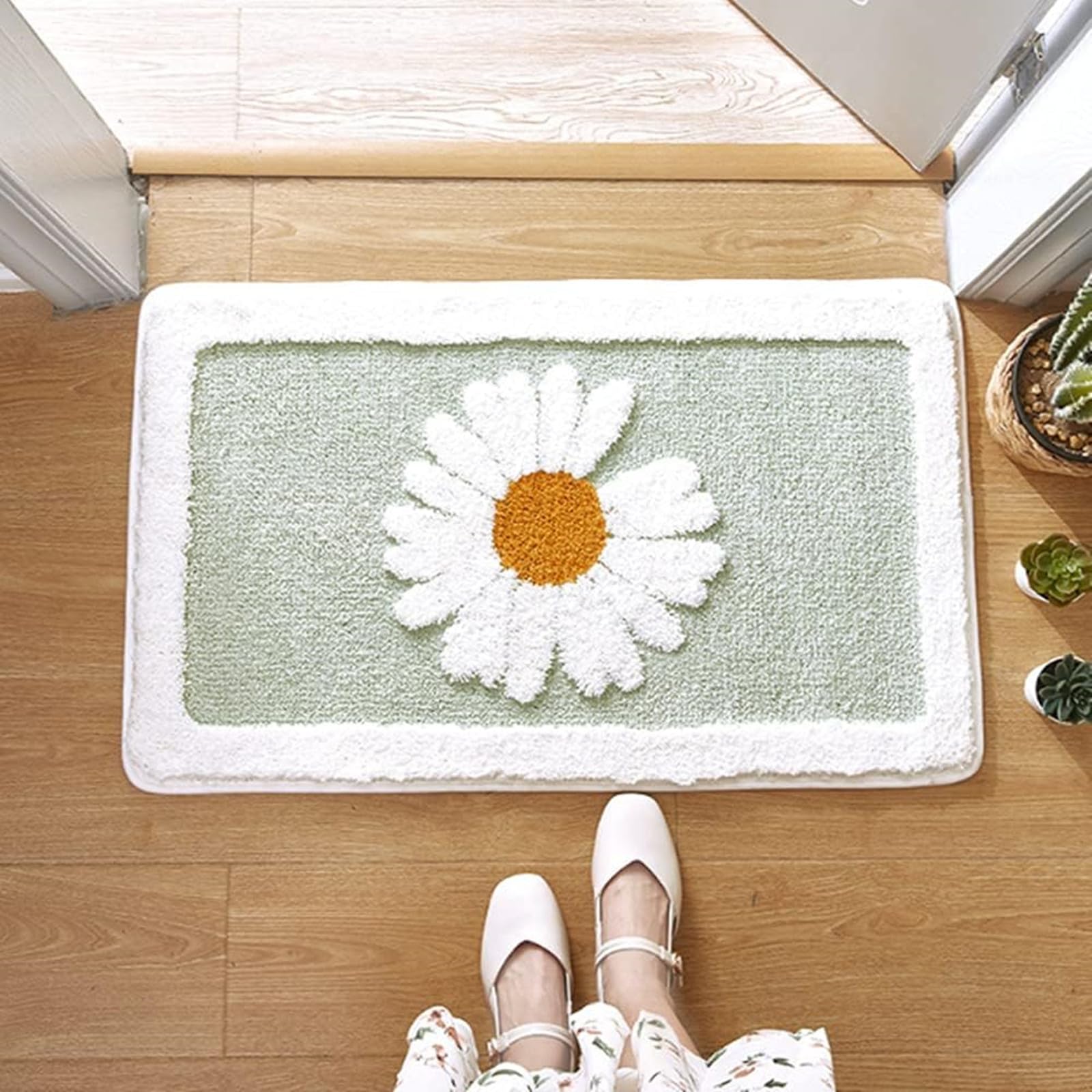 **Soft Non-Slip Daisy Bathroom Rug – Absorbent Machine-Washable Bath Mat for Bathroom & Shower – Pet-Friendly Carpet Protector (19.7”x31.5”, Green) – Perfect for Cozy Home Decor & Wet Floor Safety**
