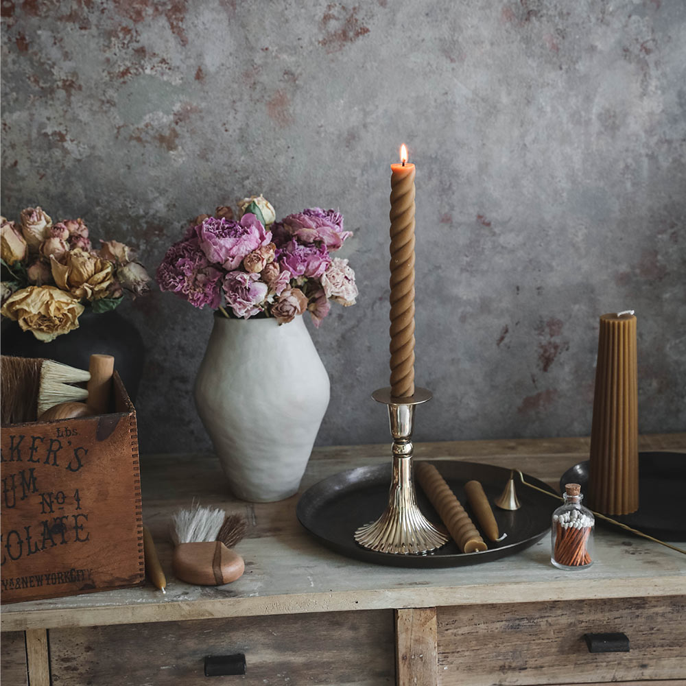 Vintage Inspired Fluted Candle Holder - Elegant Decorative Home Accessory for Dining Table, Wedding Centerpiece & Romantic Ambiance Lighting