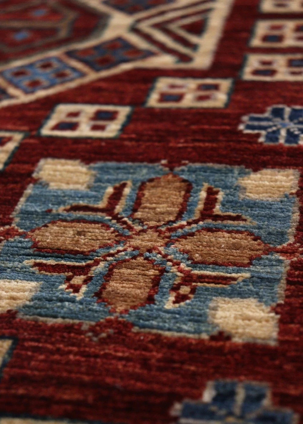 Handwoven Akstafa Tribal Rug J63723 - Authentic Ethnic Home Decor for Living Room, Bedroom & Boho Style Spaces