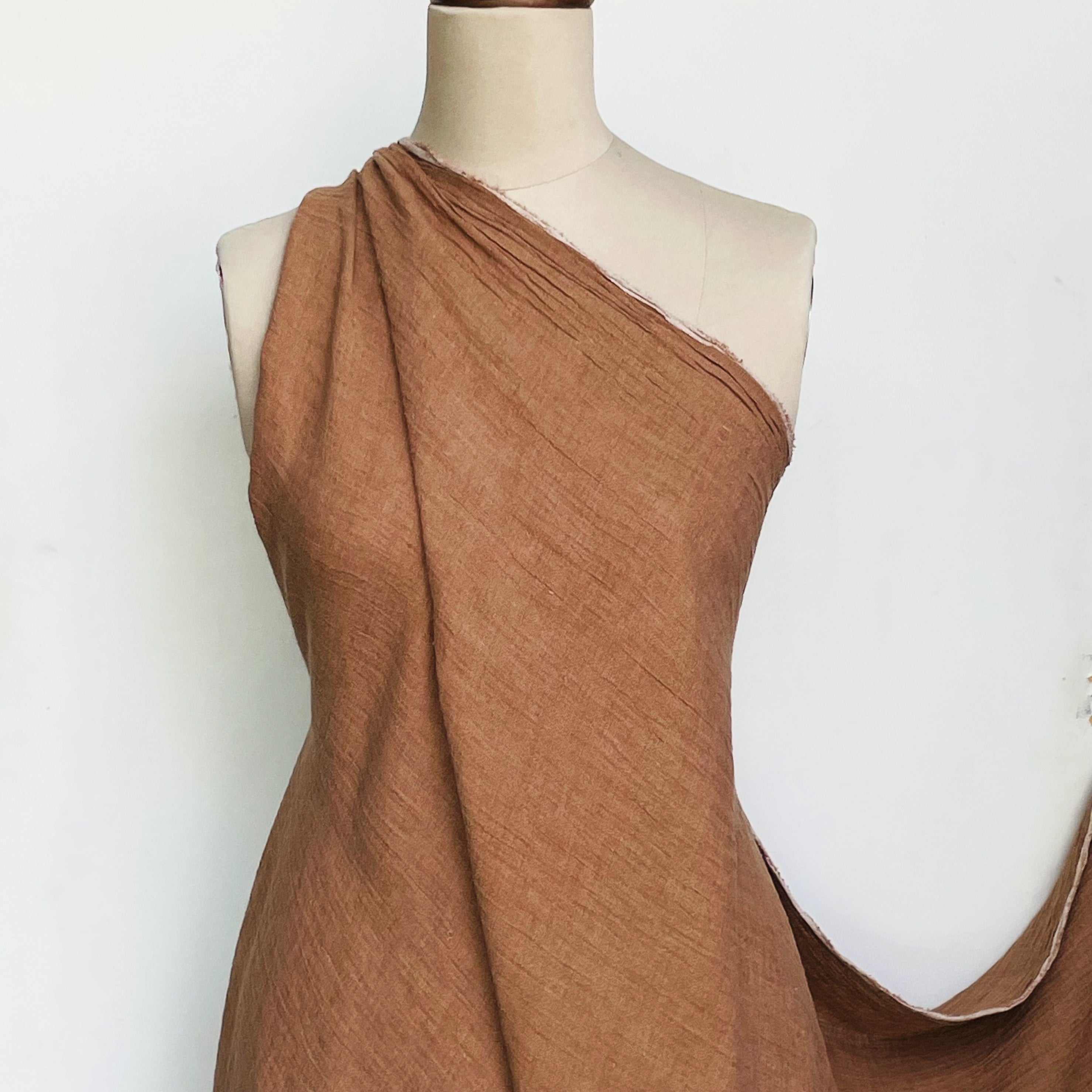 Caramel Crinkle Linen Fabric - Soft Textured Natural Linen Material for DIY Crafts, Home Decor & Fashion Sewing Projects | Perfect for Curtains, Table Runners & Clothing