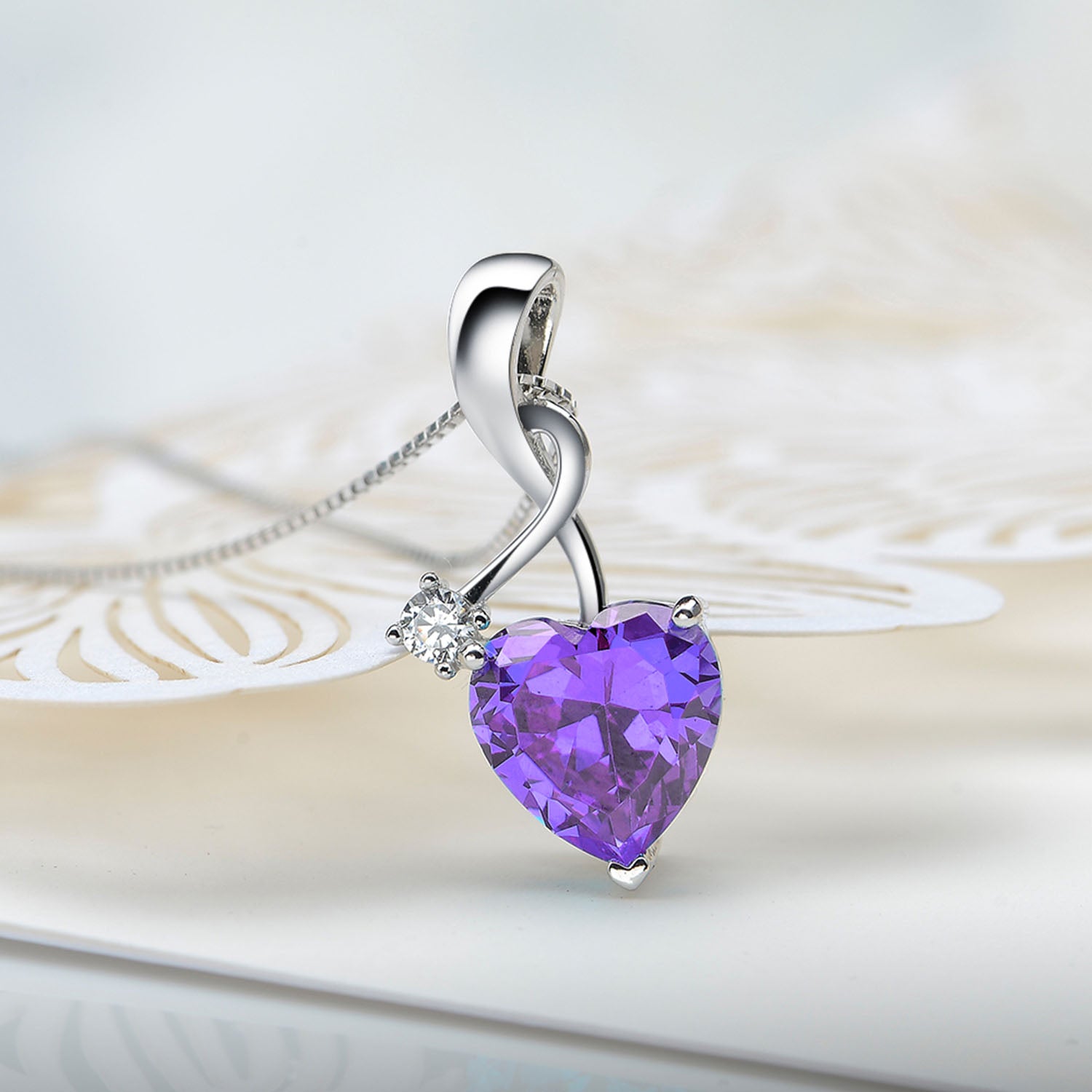 MABELLA Sterling Silver Heart Necklace with 4.0 CTW Simulated Gemstone Pendant - Elegant Jewelry Gift for Women, Perfect for Valentine's Day, Anniversary or Birthday