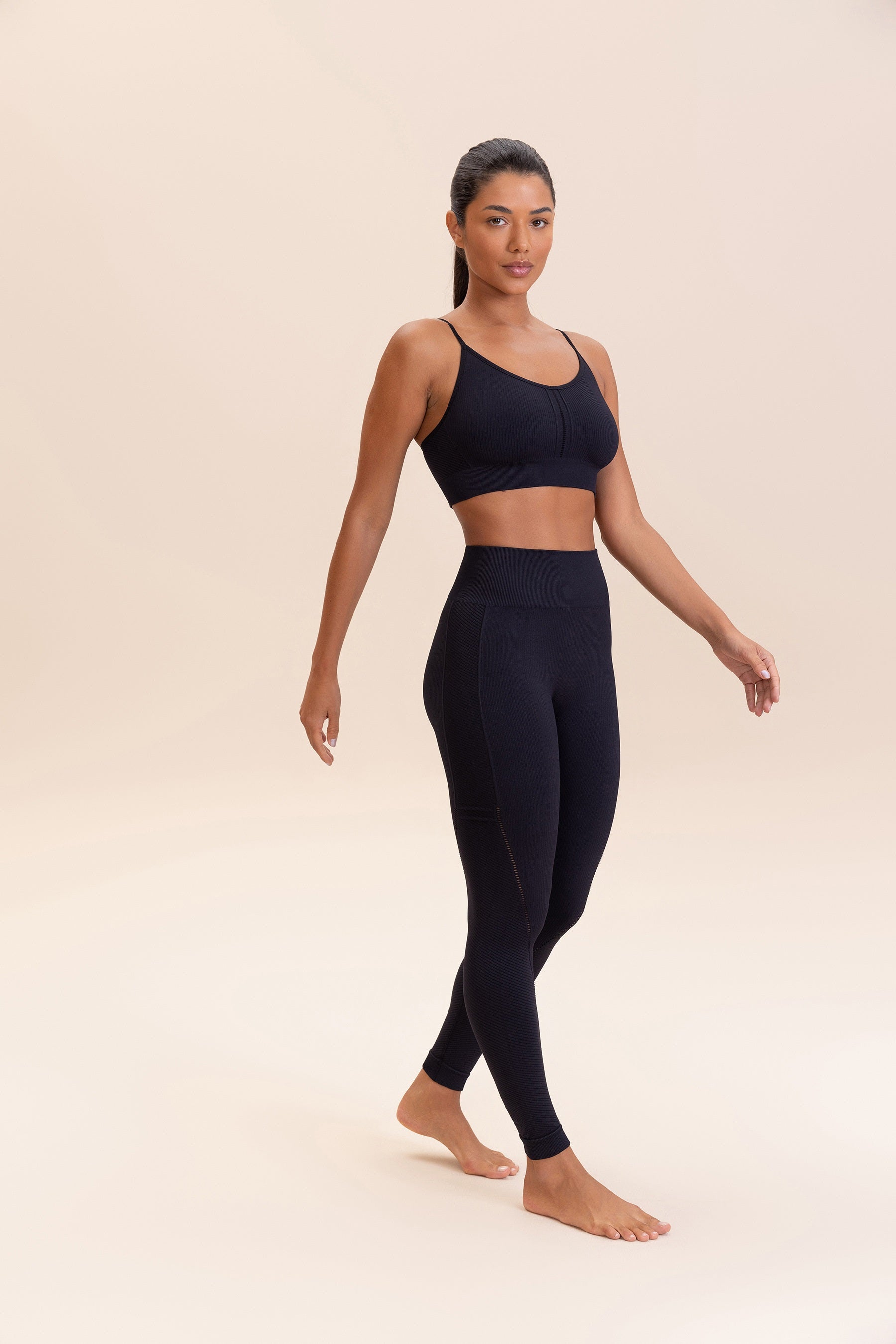 Float Seamless Sports Bra for Women - High Support Workout Bra - Yoga, Running, Gym & Activewear - Comfortable & Breathable Fitness Top