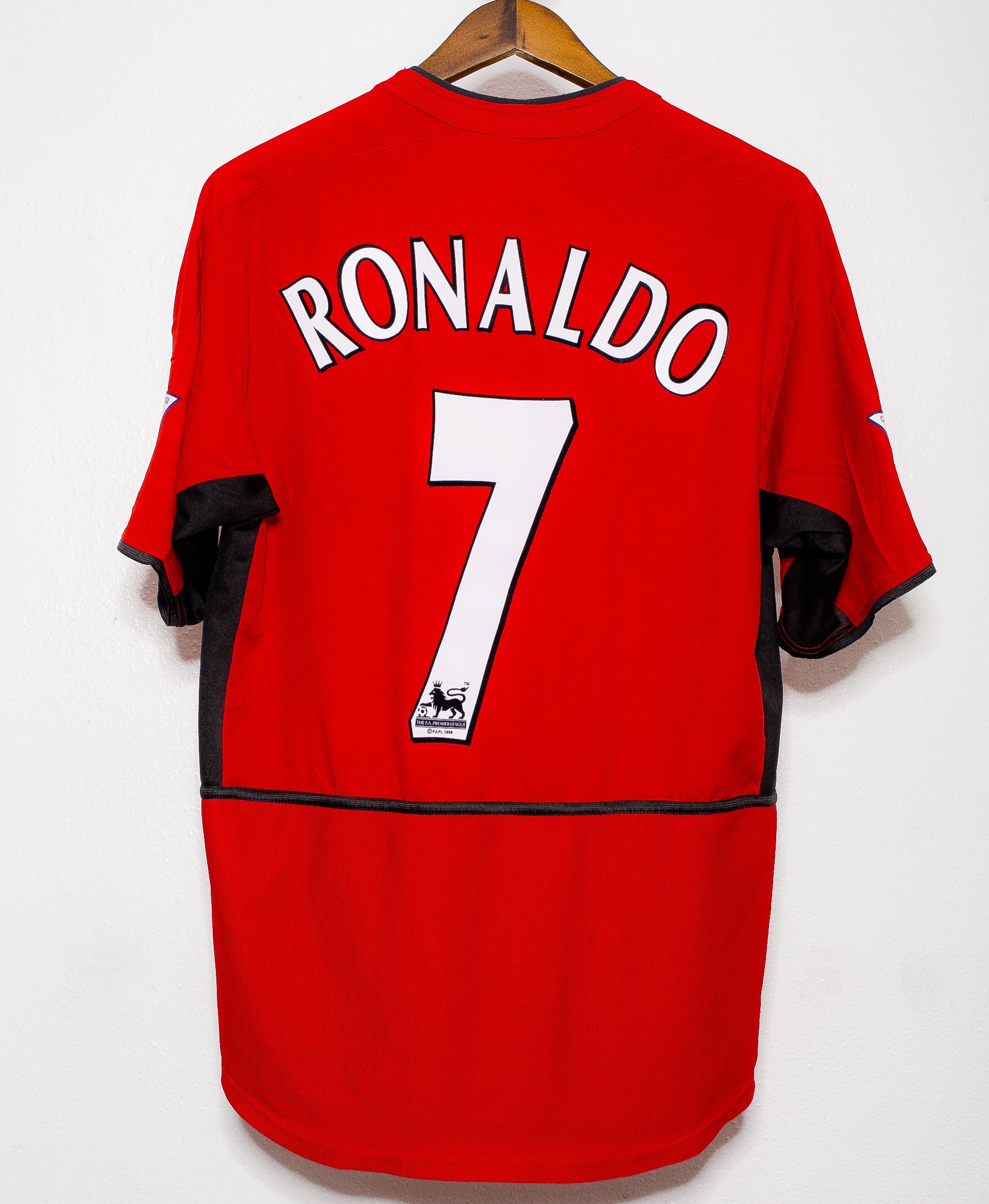 2003-2004 Manchester United Home Jersey #7 Cristiano Ronaldo (Size M) - Authentic Soccer Shirt for Fans & Collectors - Perfect for Match Days, Cosplay, and Sports Memorabilia Display