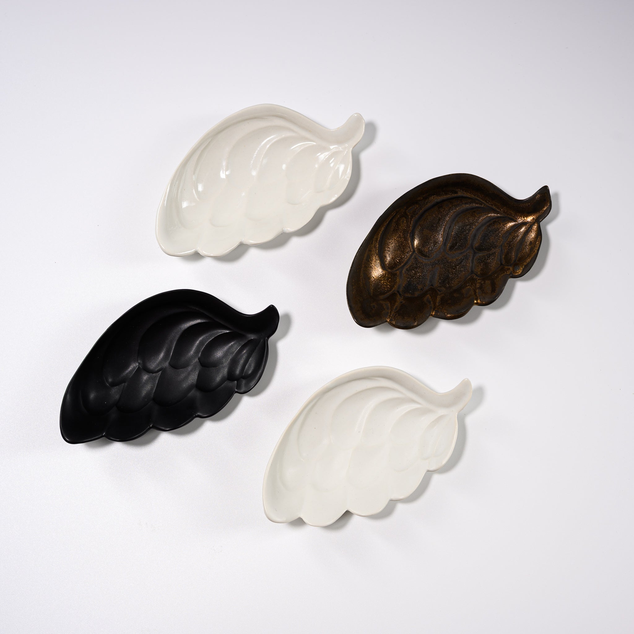 USUKIYAKI Handmade Ceramic Small Dish Wing - Japanese Bizen Ware Soy Sauce Dish for Sushi, Wasabi & Condiments - Perfect for Dining Table, Kitchen & Restaurant Use