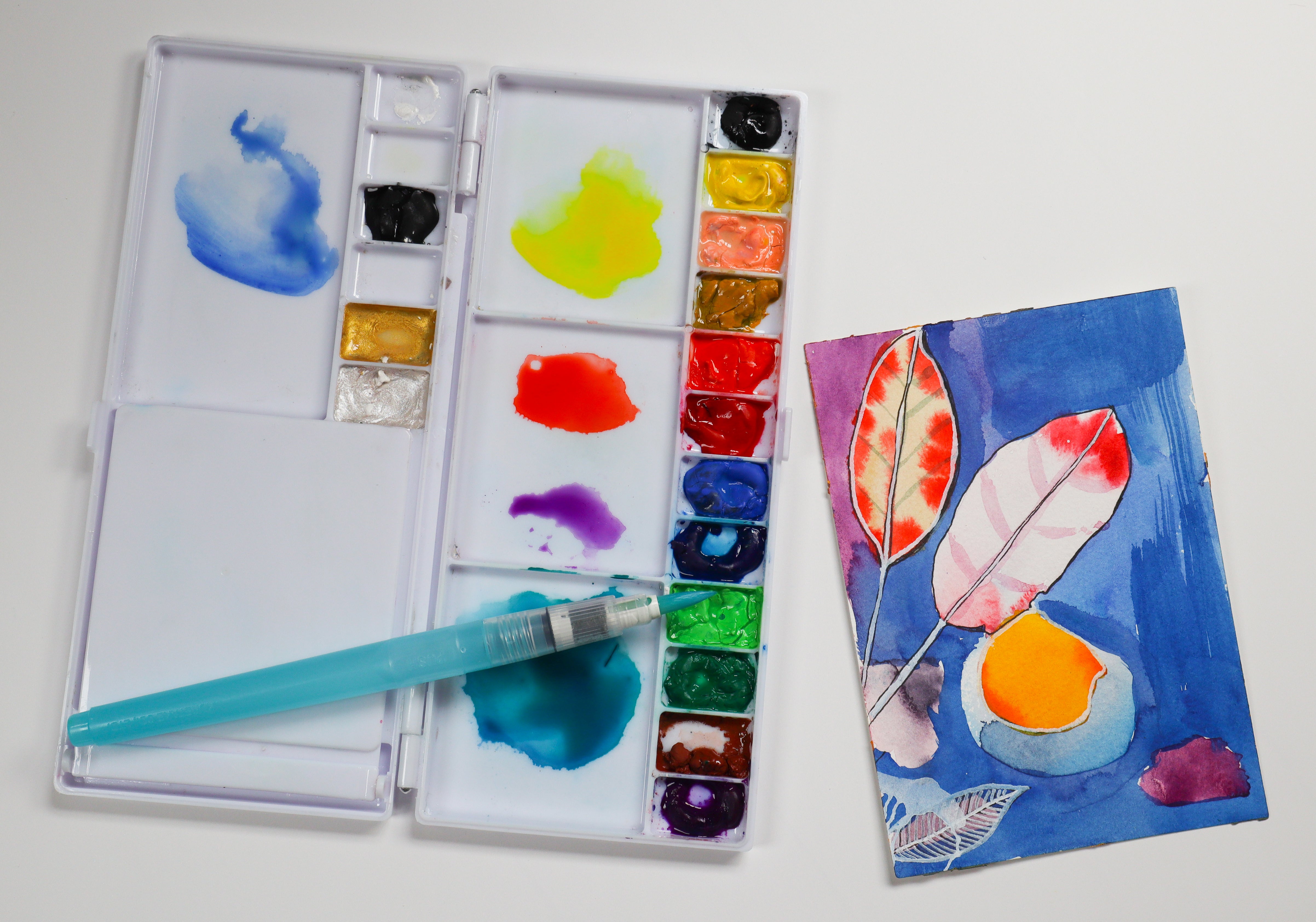 Foldable Plastic Palette (YWP800) - Portable & Lightweight for Artists, Painters & DIY Projects - Perfect for Travel, Studio & Outdoor Painting