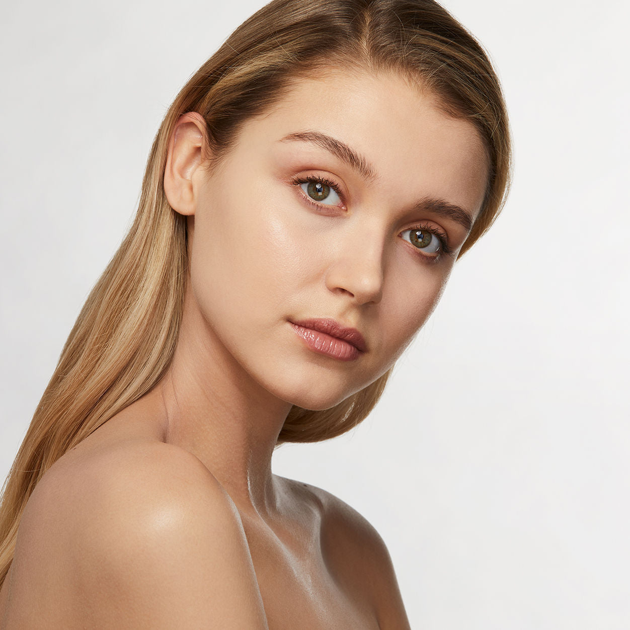 Estée Lauder Double Wear Stay-in-Place Makeup Foundation - 24 Hour Wear, Oil-Free, Medium to Full Coverage - Perfect for Long Days, Weddings & Special Events