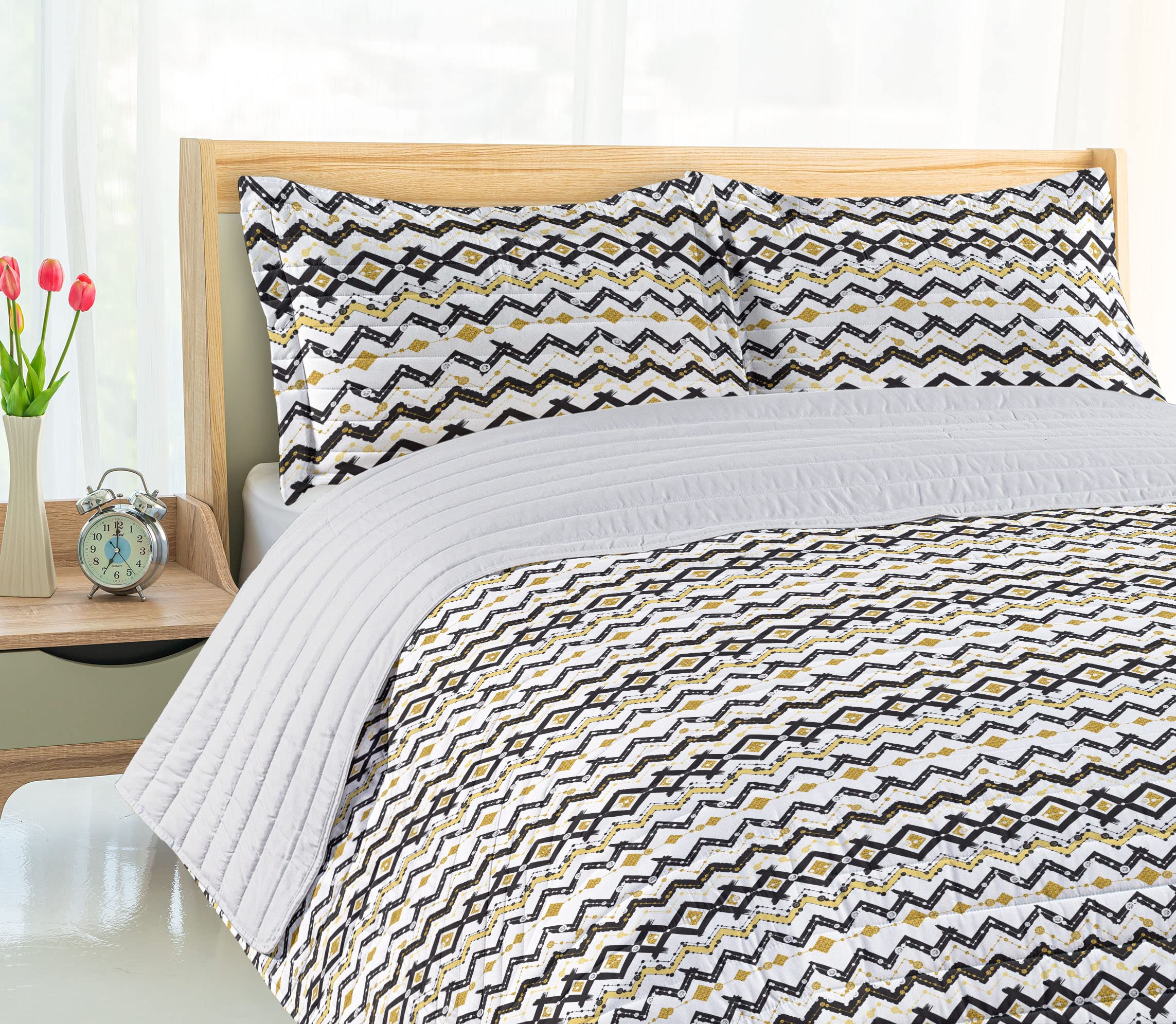 Lunarable Chevron Microfiber Bedspread Set - Tribal Grunge Zig Zag Stripes & Triangles Design - Soft Queen Size Bedding with Pillow Shams & Comforter in Black, White & Yellow - Perfect for Bohemian Bedroom Decor & Guest Room Styling
