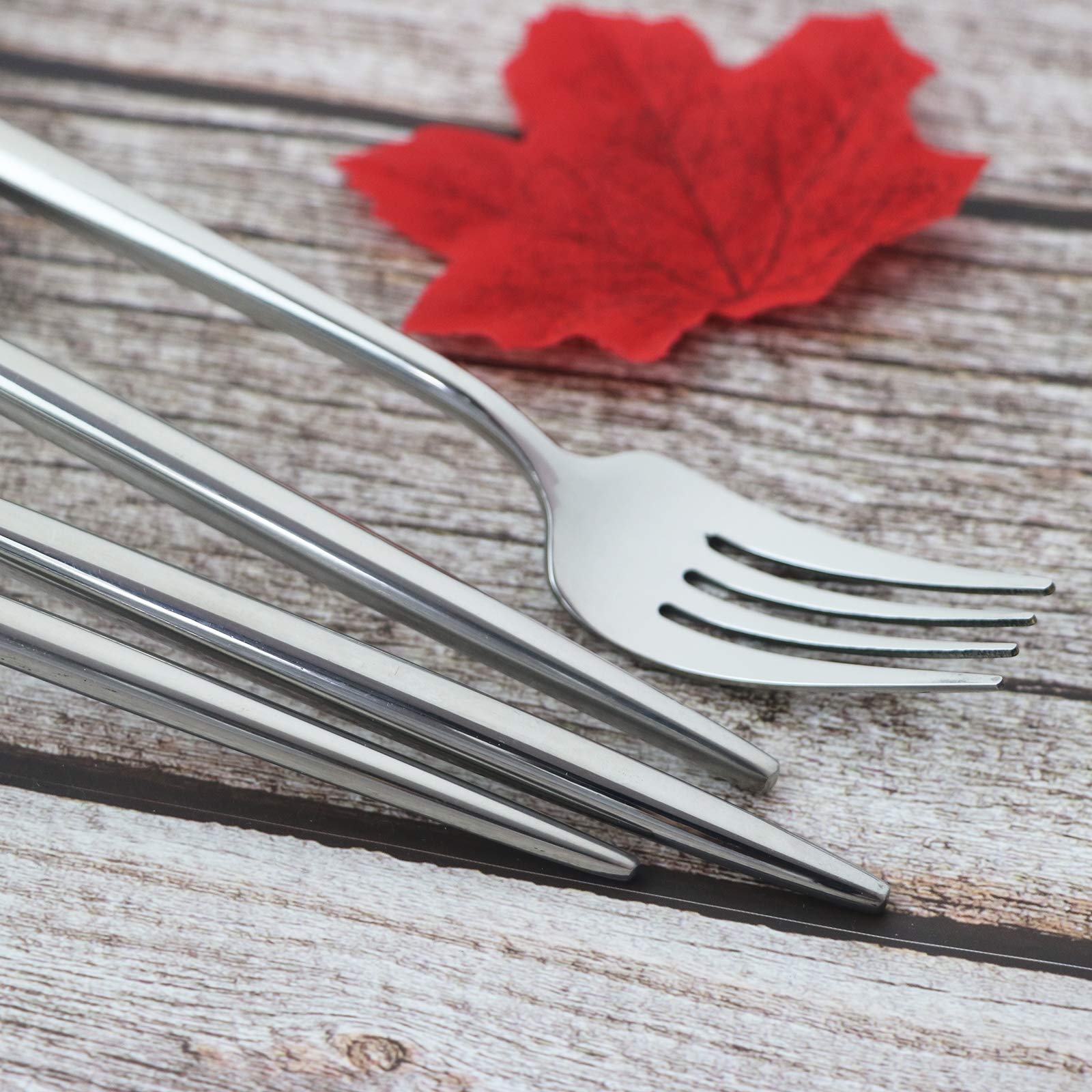 Premium 20-Piece Flatware Set - 18/10 Stainless Steel Silverware for 4 People - Heavy Duty Mirror Polished Dinner Knives, Forks & Spoons - Dishwasher Safe Restaurant-Grade Cutlery - Elegant Gift for Weddings, Housewarming & Dinner Parties (Silver)