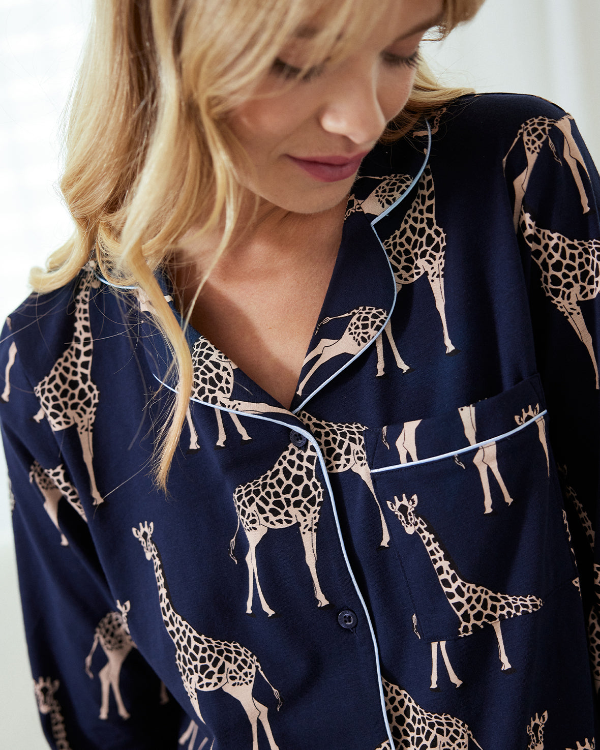 Organic Cotton Giraffe Print Long Sleeve Pajama Set for Women - Soft & Comfortable Navy Blue Sleepwear - Perfect for Bedtime, Lounging & Gifts