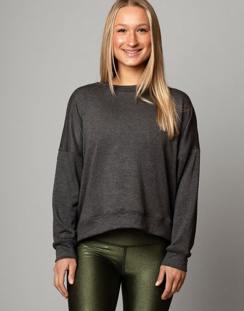 Men's Casual Weekend Pullover Sweatshirt - Soft & Comfortable Charcoal Grey Hoodie for Relaxing at Home or Outdoor Activities