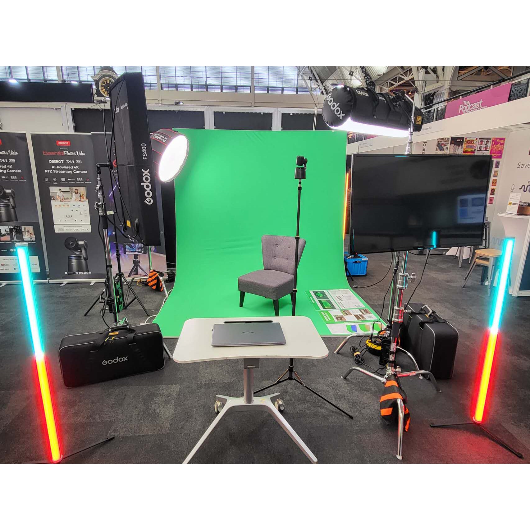 OBSBOT & Godox Professional 4K Live Streaming Kit with Microphone - Perfect for Podcasting, YouTube, Twitch, and Online Meetings