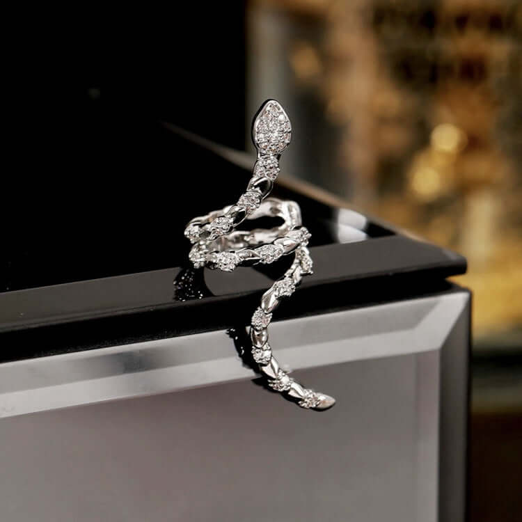 Fashionable Silver Snake Ear Cuff Jewelry for Women - Trendy Cartilage Earring for Helix, Tragus & Lobe Piercing - Perfect for Parties, Date Nights & Everyday Wear | R2563