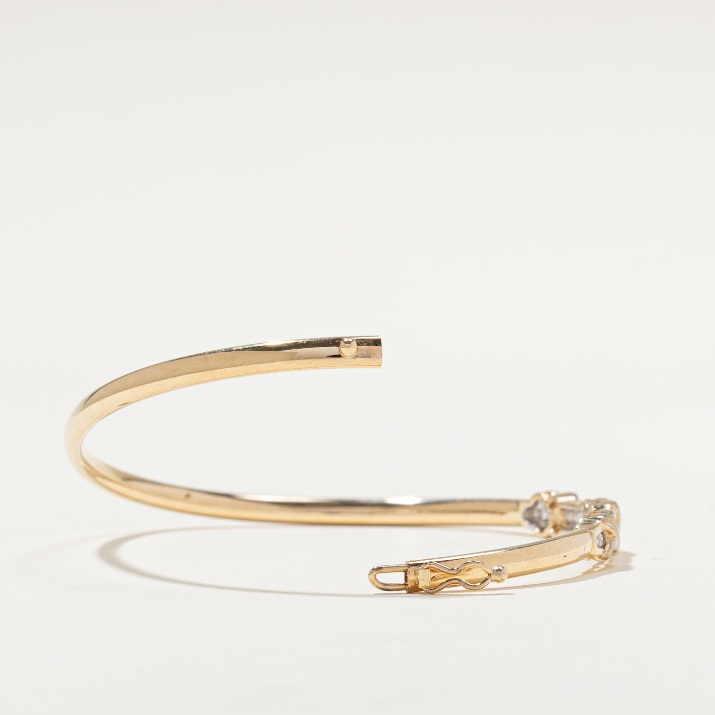 0.35ctw Diamond Bangle Bracelet for Women | 7.5