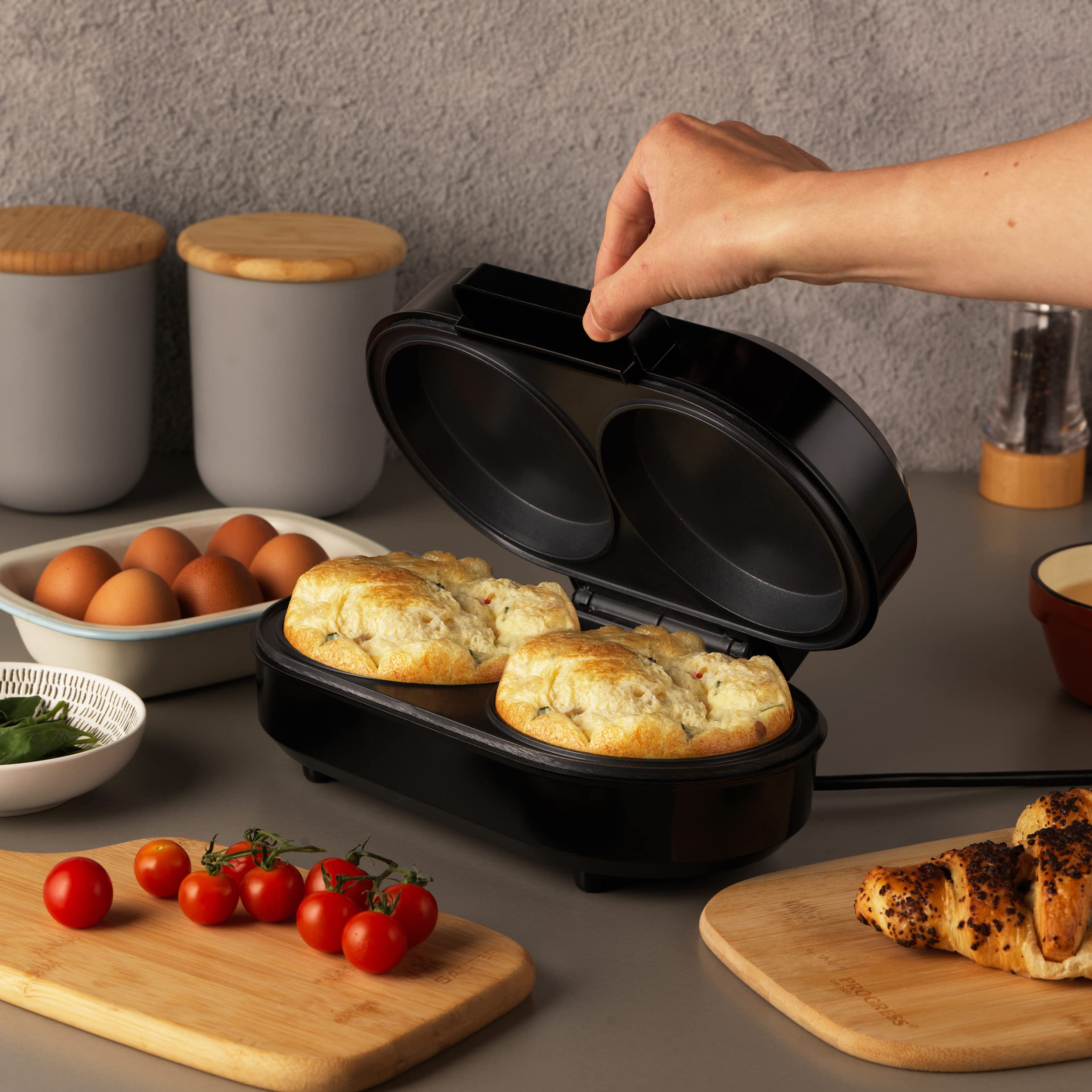 Salter EK4213S XL Non-Stick Omelette Maker - Electric Dual Plate Egg Cooker for Healthy Omelettes, Pancakes & Fried Eggs, 850W No-Flip Frying Machine - Perfect for Breakfast, Brunch & Quick Family Meals